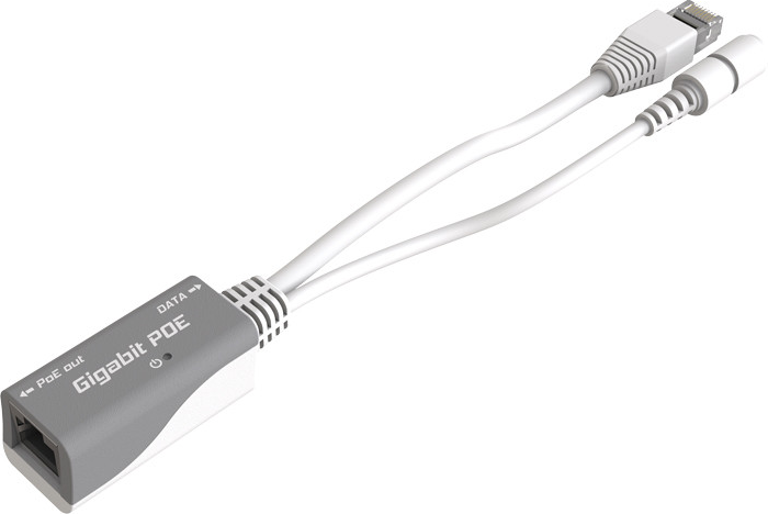 Un câble adaptateur Gigabit PoE blanc. Une extrémité a un connecteur Ethernet, l'autre un connecteur et une entrée d'alimentation.