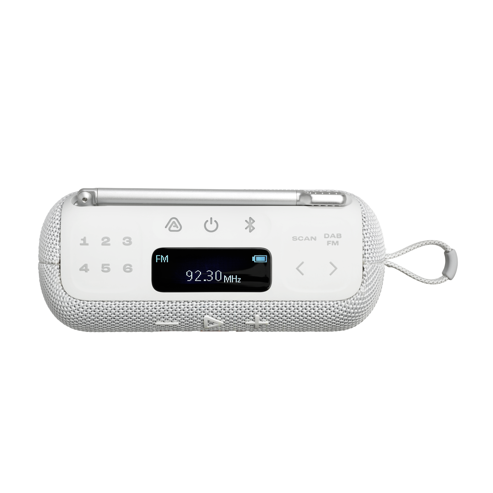Radio portátil blanco con antena plateada. Pantalla muestra '92.30 MHz'. Botones incluyen encendido, Bluetooth y opciones de escaneo.