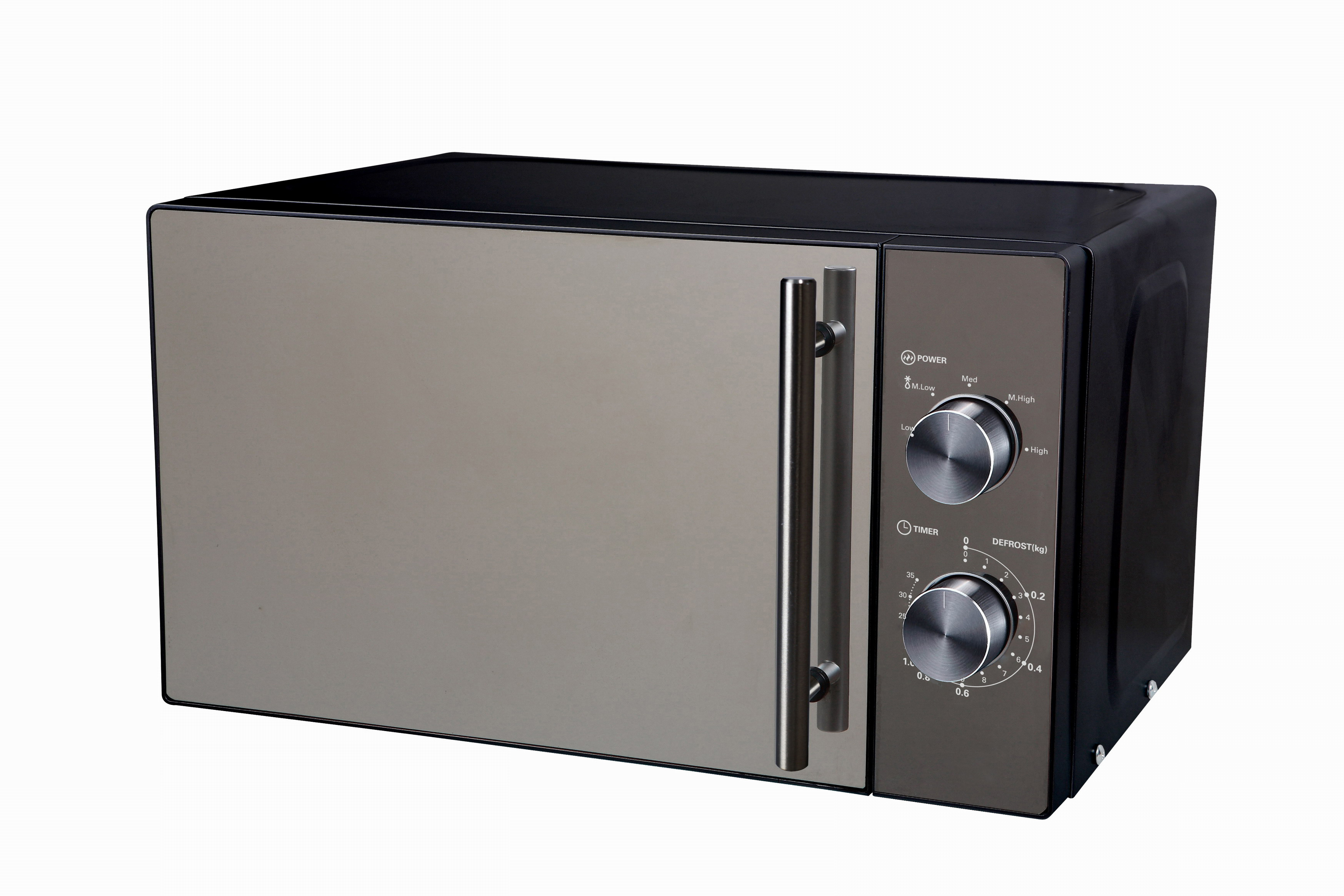 Kuchenka mikrofalowa z metalowymi drzwiami i czarnymi bokami. Ma pokrętła do zasilania, timera i rozmrażania.