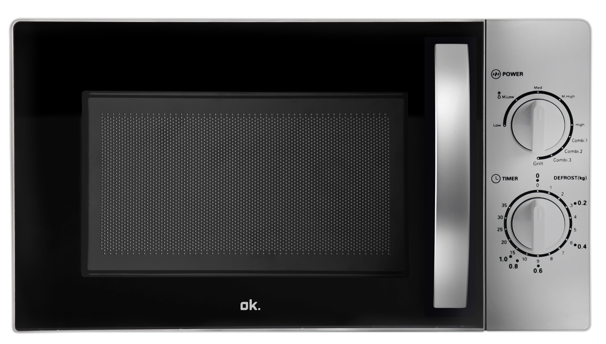 Srebrna kuchenka mikrofalowa z czarnymi drzwiami i panelem sterowania. Posiada pokrętła do regulacji mocy, timera i rozmrażania. Marka to 'ok'.