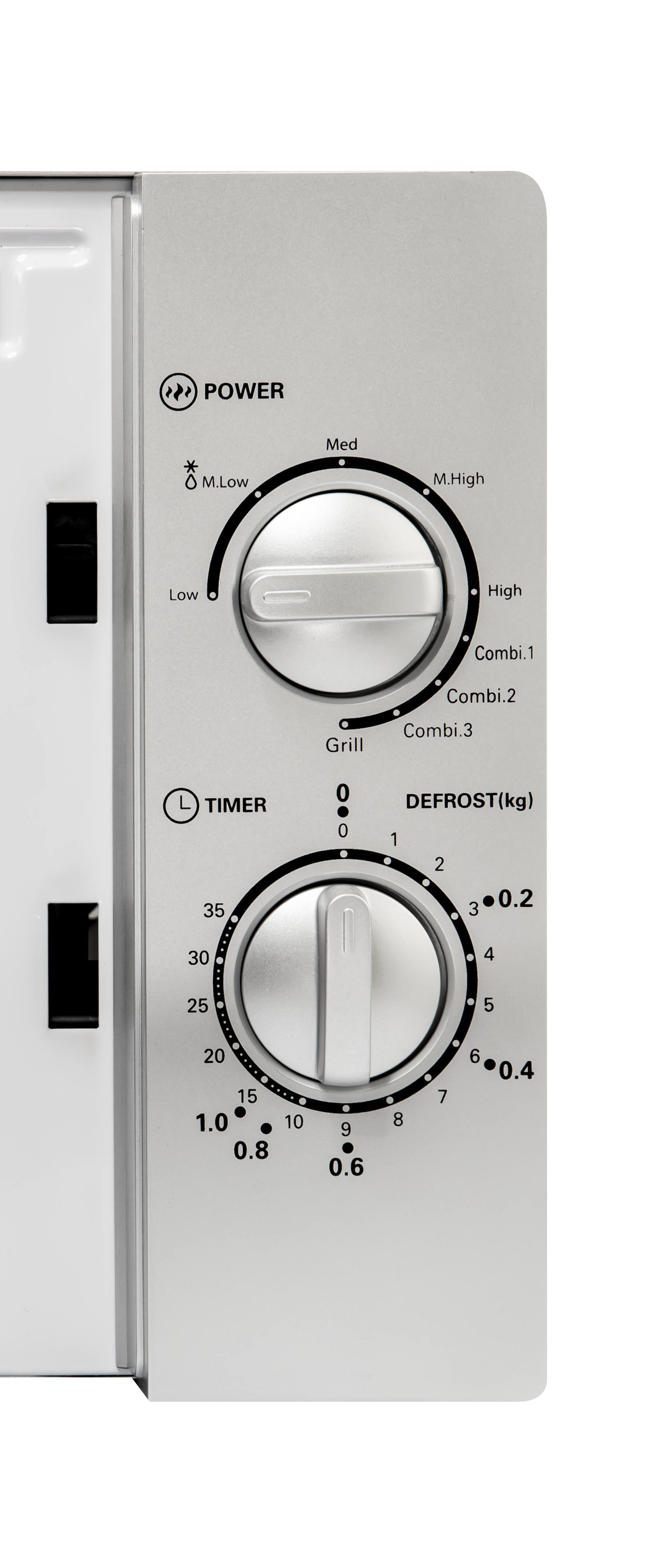 Zbliżenie panelu sterowania kuchenki mikrofalowej z pokrętłami zasilania i timera. Panel jest srebrny z czarnym tekstem i oznaczeniami.