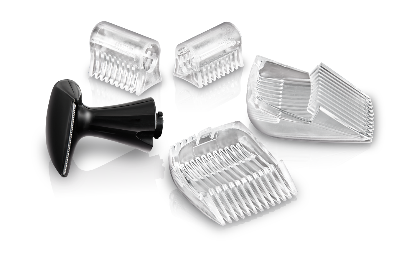 Czarna maszynka do włosów z wieloma przezroczystymi plastikowymi nasadkami o różnych rozmiarach, na czarnym tle.