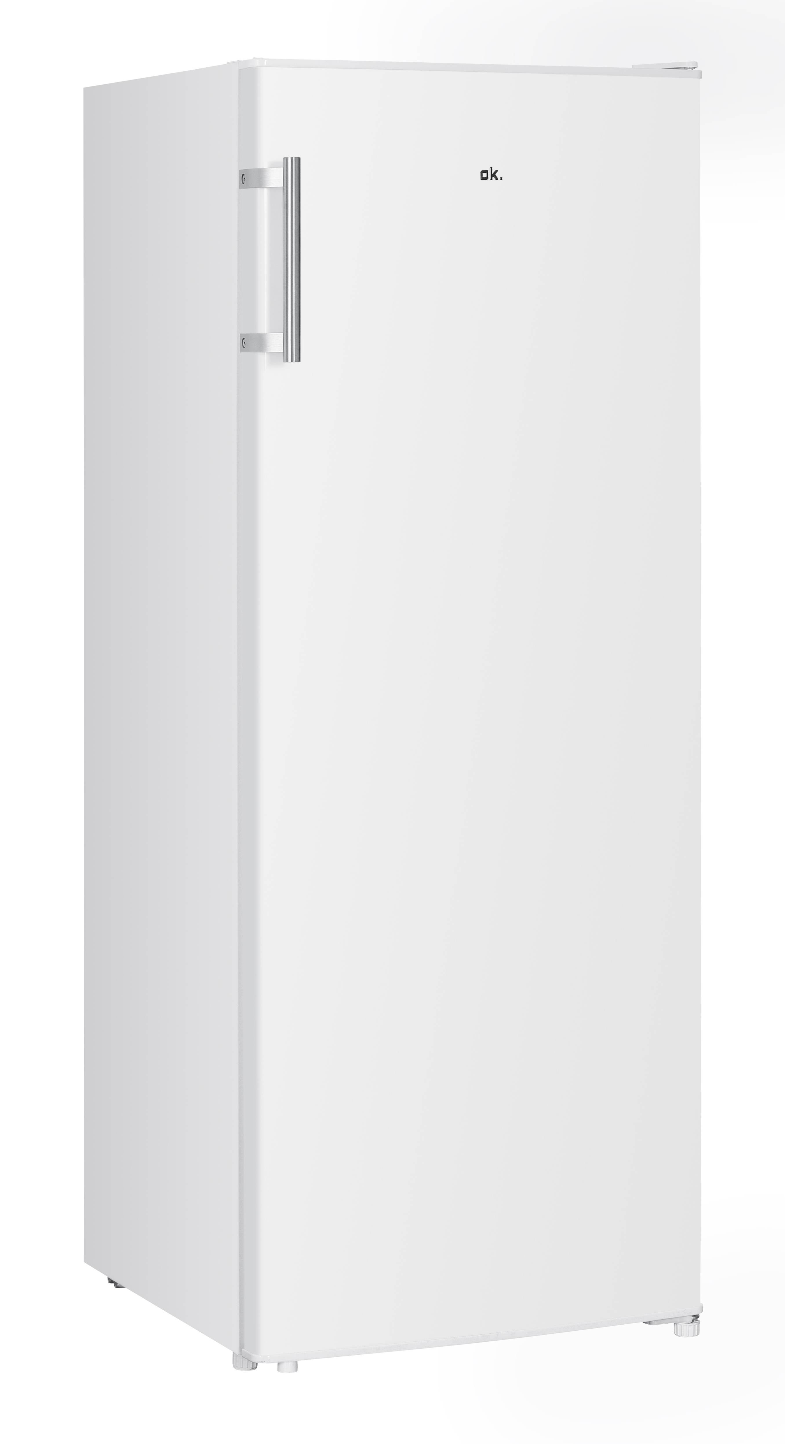Un refrigerador blanco con un asa plateada. La marca 'ok.' está impresa arriba a la derecha. Está sobre un fondo blanco.