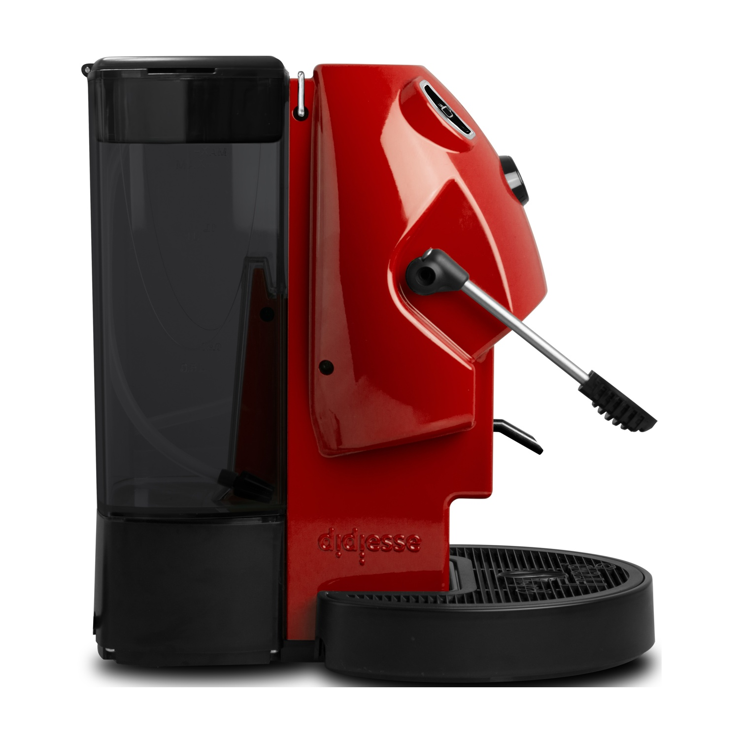 Una macchina per espresso rossa con un serbatoio dell'acqua nero, un beccuccio per il vapore e un vassoio raccogli gocce nero, il tutto su sfondo bianco.