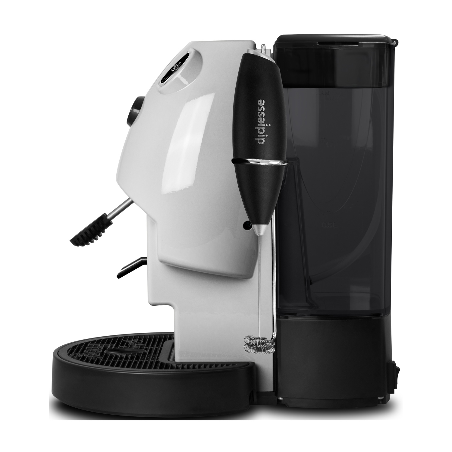 Una macchina per espresso bianca e nera. Ha un montalatte, un serbatoio dell'acqua e una base nera. Il marchio è visibile.