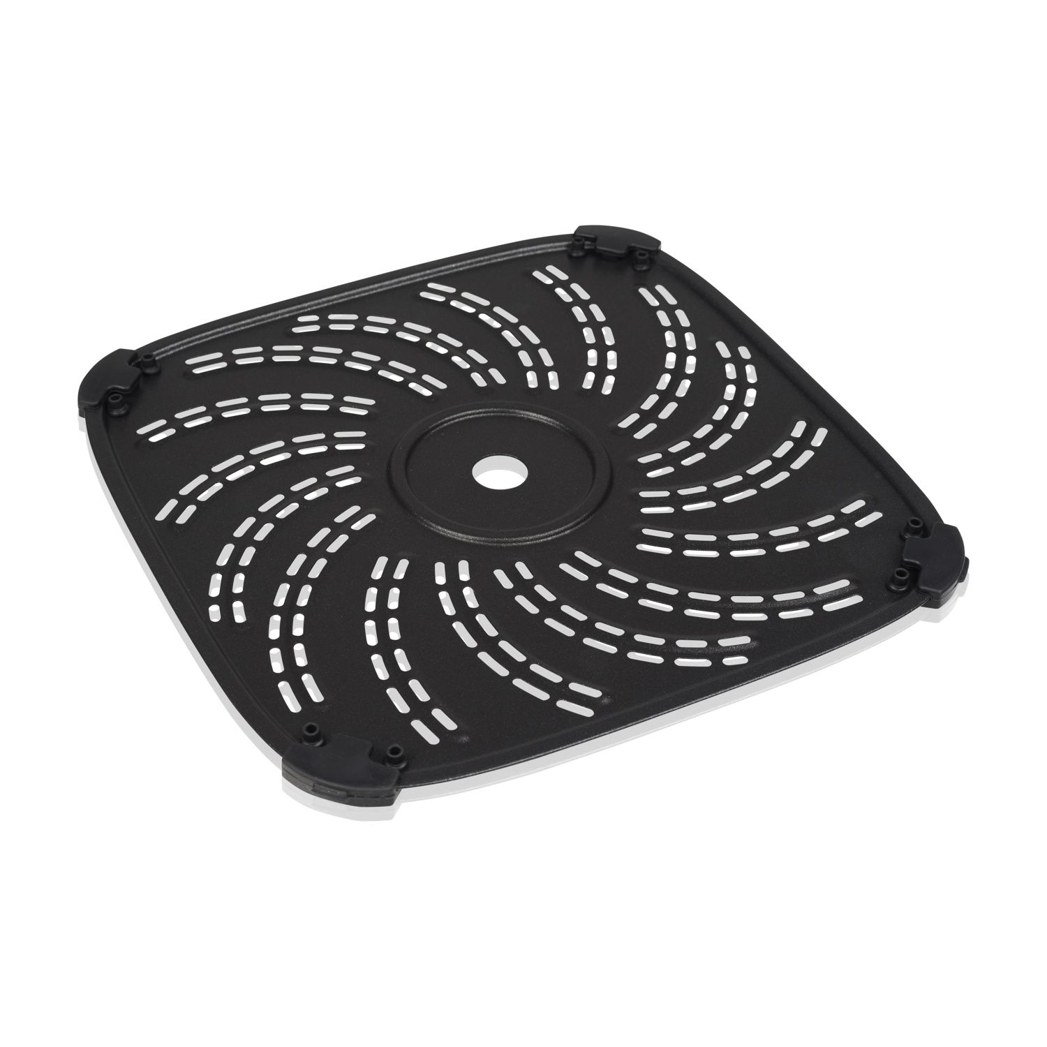 Un cestello nero e quadrato per friggitrice ad aria con un foro centrale e numerose fessure di ventilazione. È su sfondo bianco.