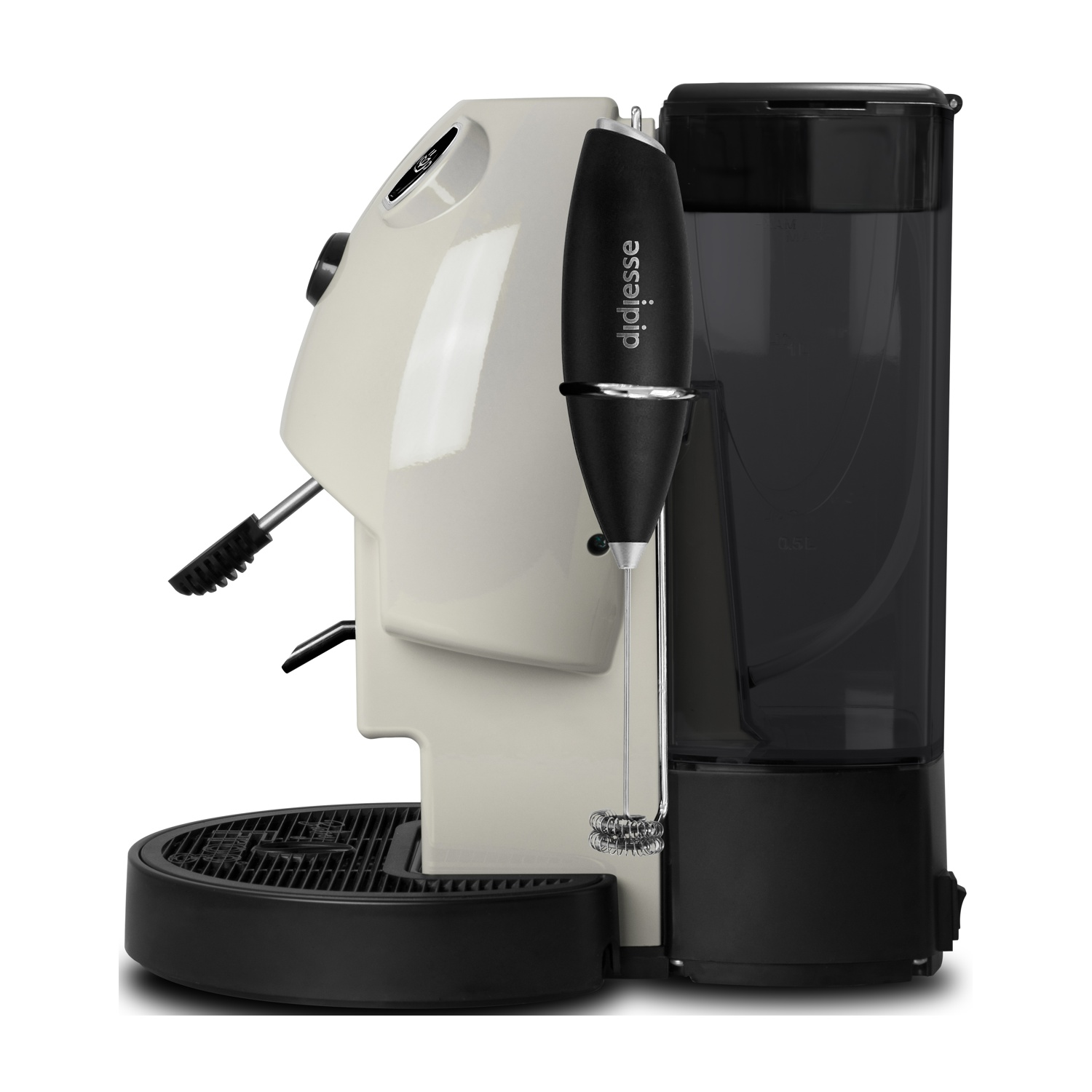 Una macchina per espresso con una combinazione di colori nero e crema. Ha un beccuccio per montare il latte e un serbatoio dell'acqua a destra.