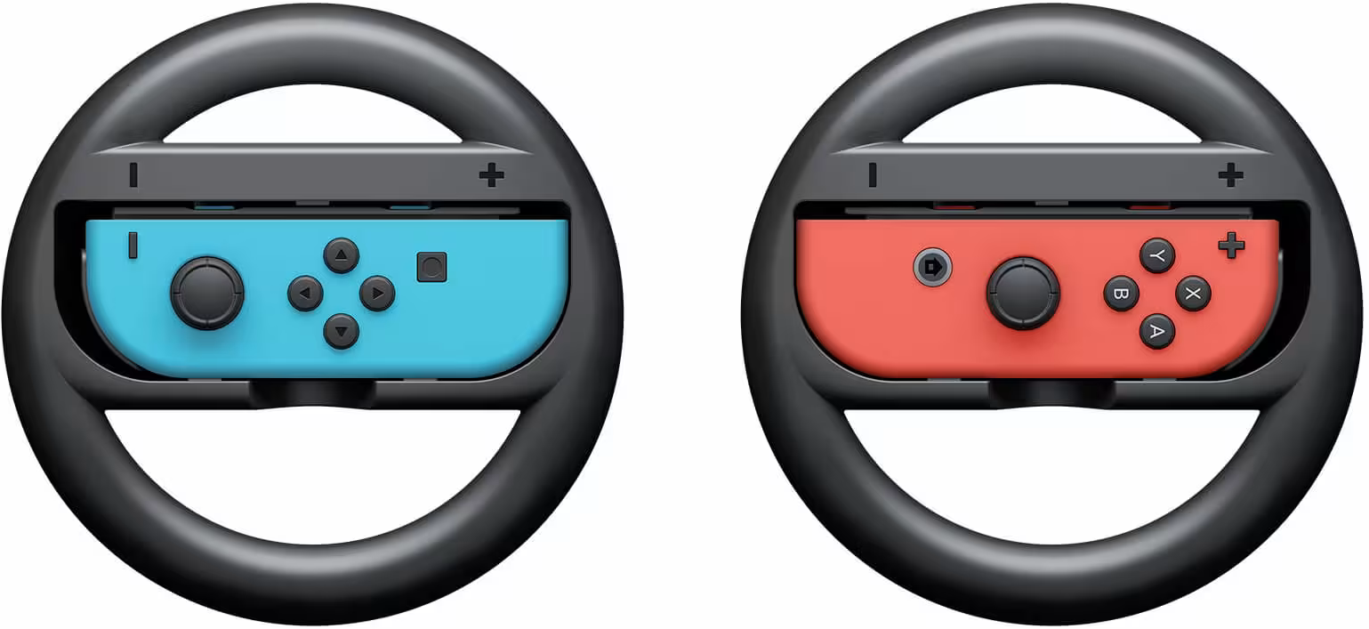 Twee Nintendo Switch Joy-Cons in stuurwielbevestigingen. Eén is blauw, de andere is rood. Beide hebben zwarte stuurwielen.
