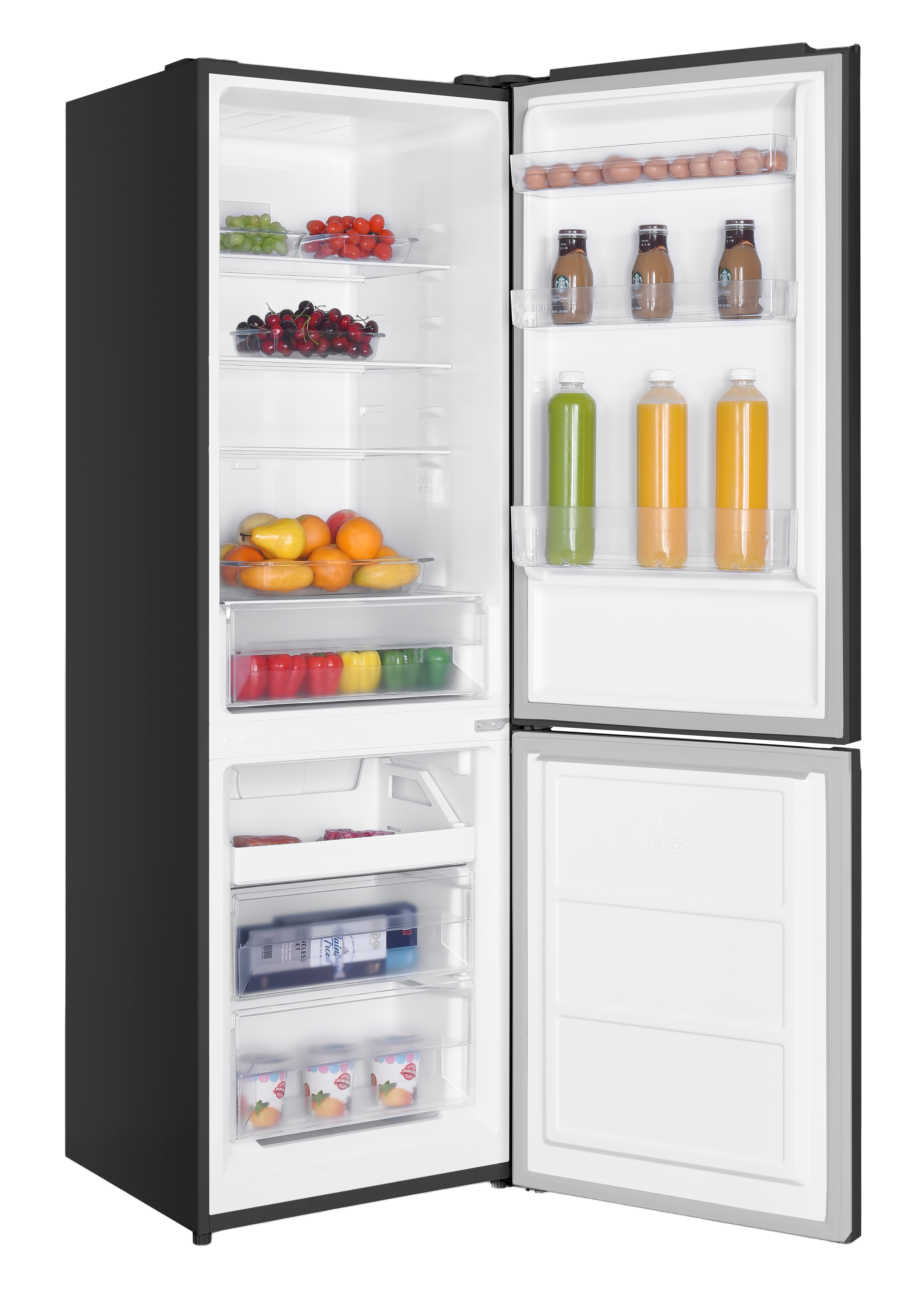 Offener Kühlschrank mit Obst, Gemüse, Eiern und Getränken. Schwarze Außenseite, weiße Innenseite.