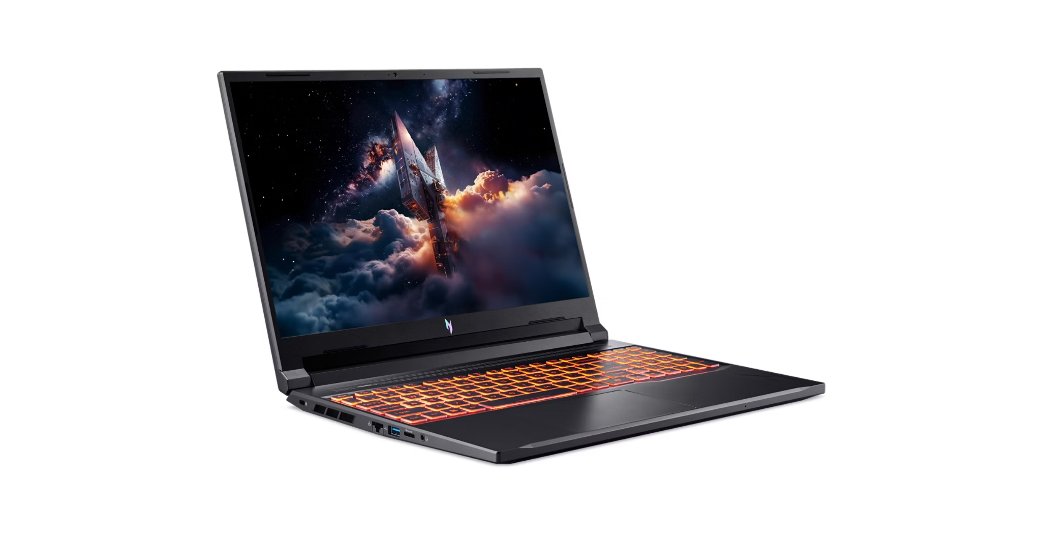 Schwarzer Laptop mit orangefarbener Tastaturbeleuchtung. Der Bildschirm zeigt ein Raumschiff vor einem Nebelhintergrund. Weißer Hintergrund.