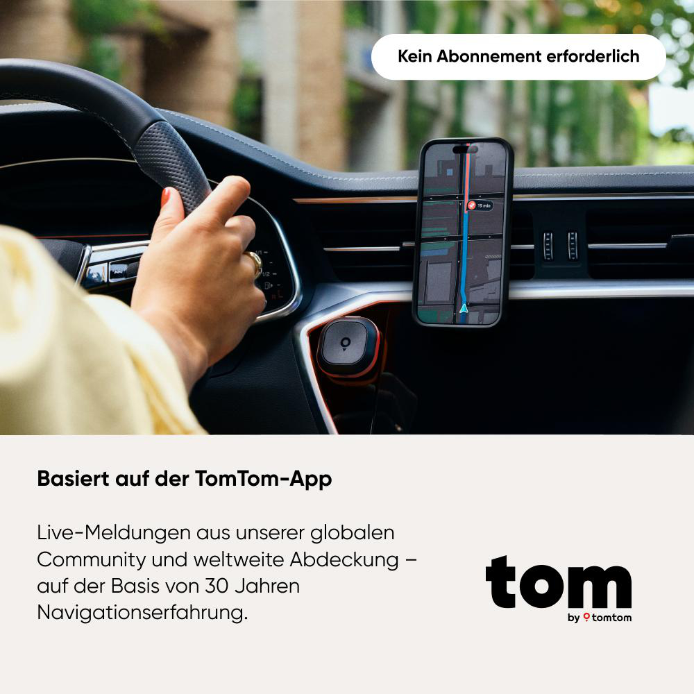 Eine Hand am Lenkrad, ein Telefon mit Karte und das Logo von TomTom.