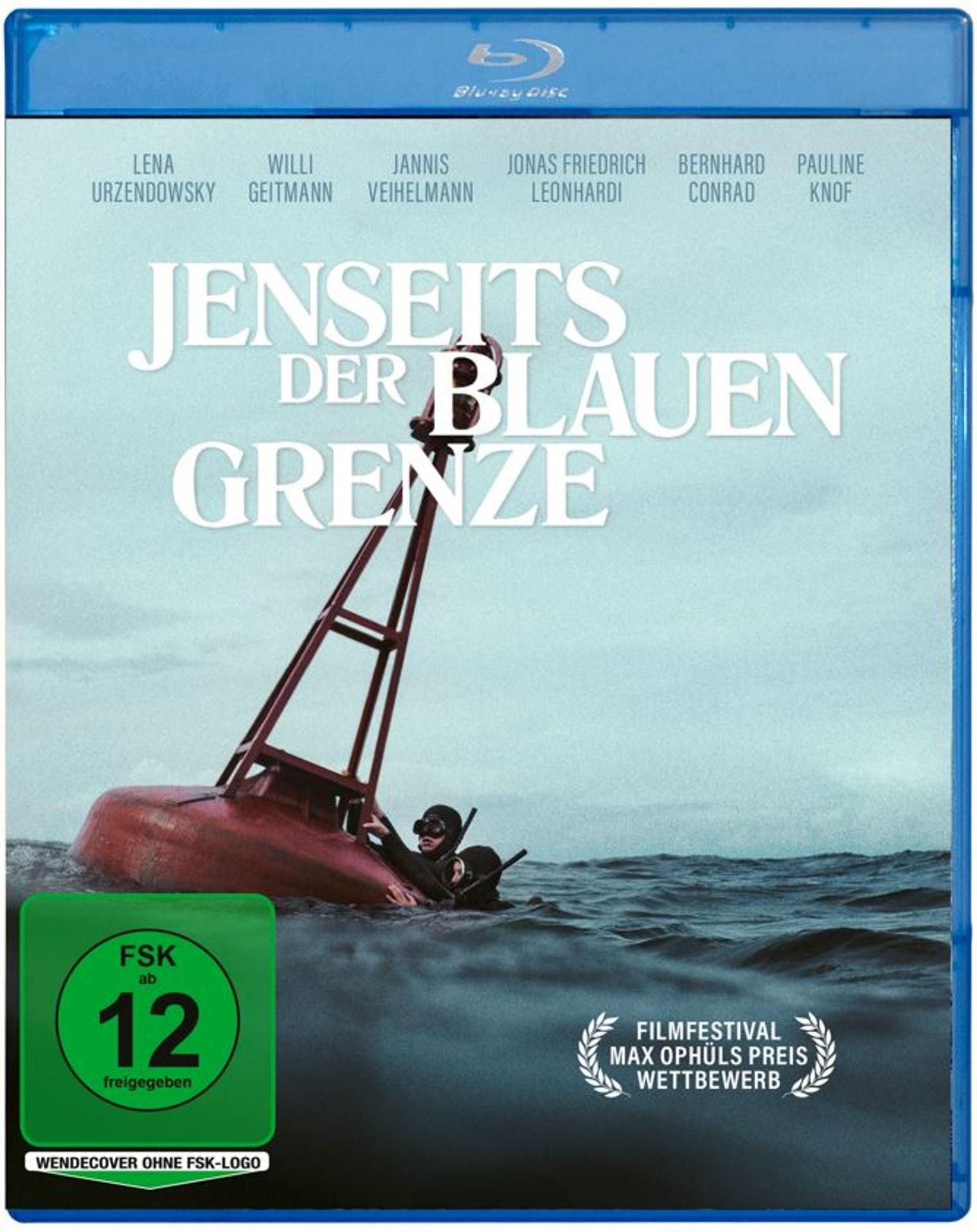 Blu-ray-Cover mit roter Boje, Tauchern und dem deutschen Titel 'Jenseits der Blauen Grenze'.