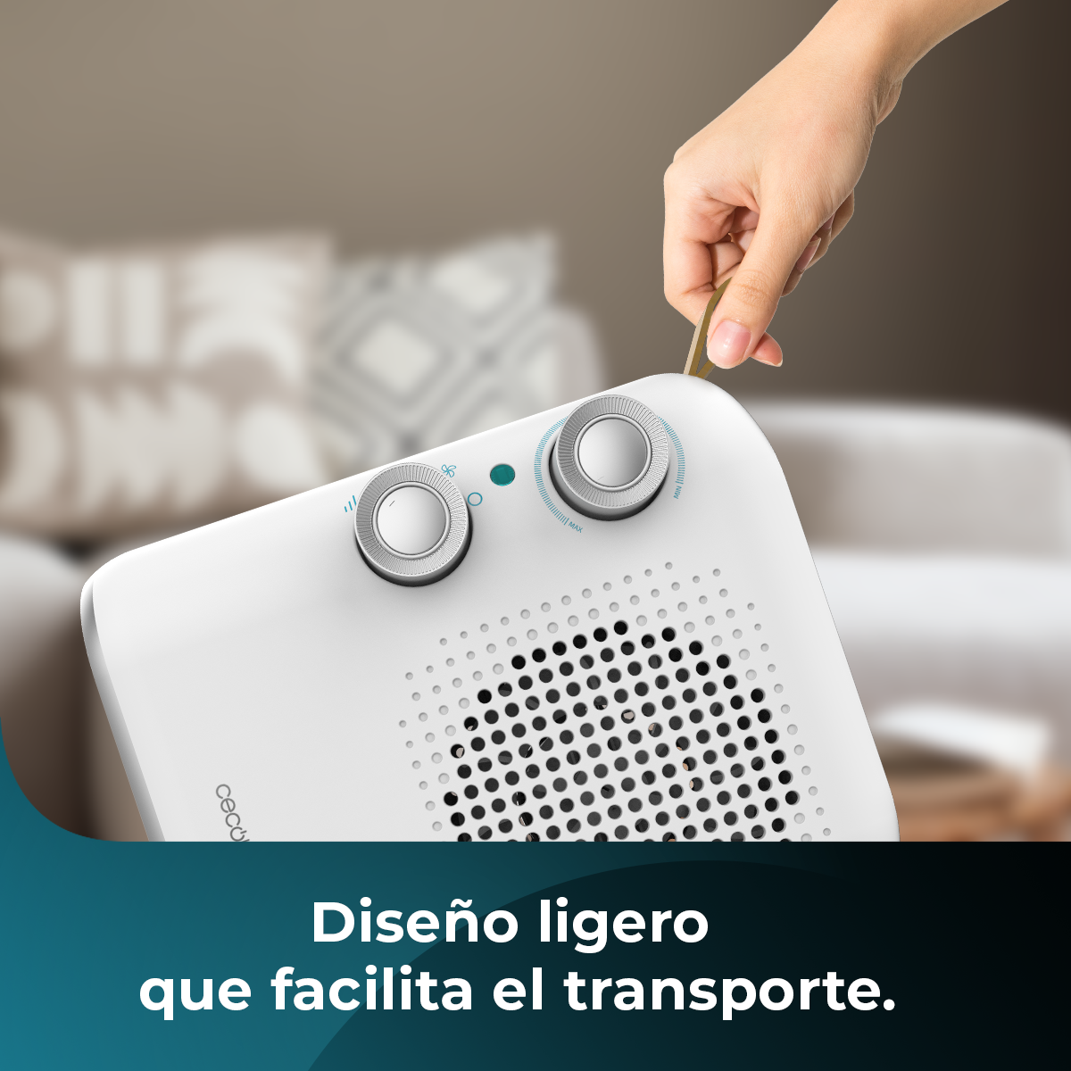 Una mano ajusta un calefactor blanco y moderno. Tiene dos perillas plateadas, un frente perforado y una asa arriba. Texto: Diseño ligero.