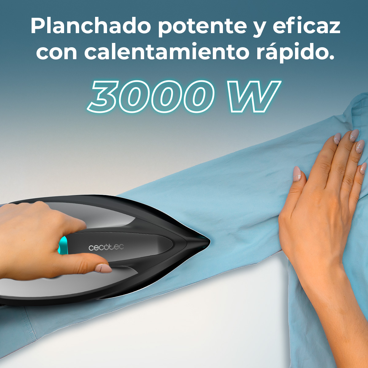 Una mano plancha una camisa azul claro con una plancha negra. La plancha está etiquetada como 'cecotec'. El texto dice '3000 W'.