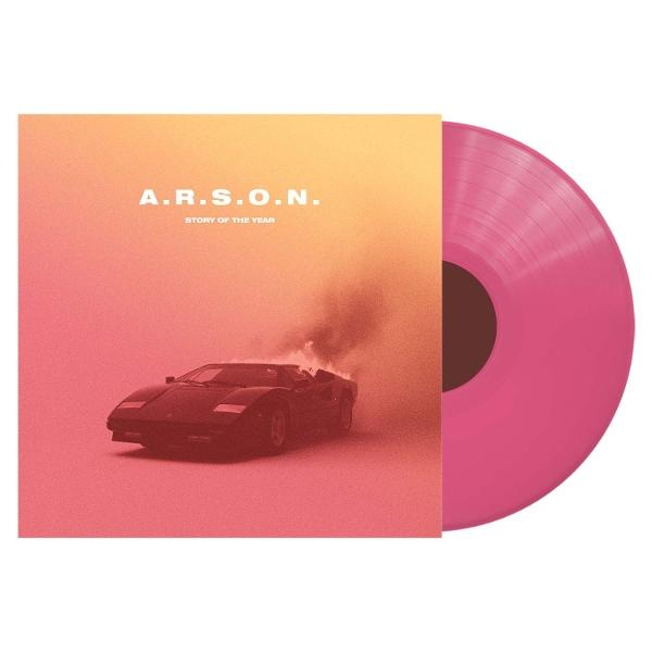 Albumcover: Ein brennendes schwarzes Auto auf einem rosa/orangefarbenen Hintergrund. Rechts eine pinkfarbene Schallplatte.