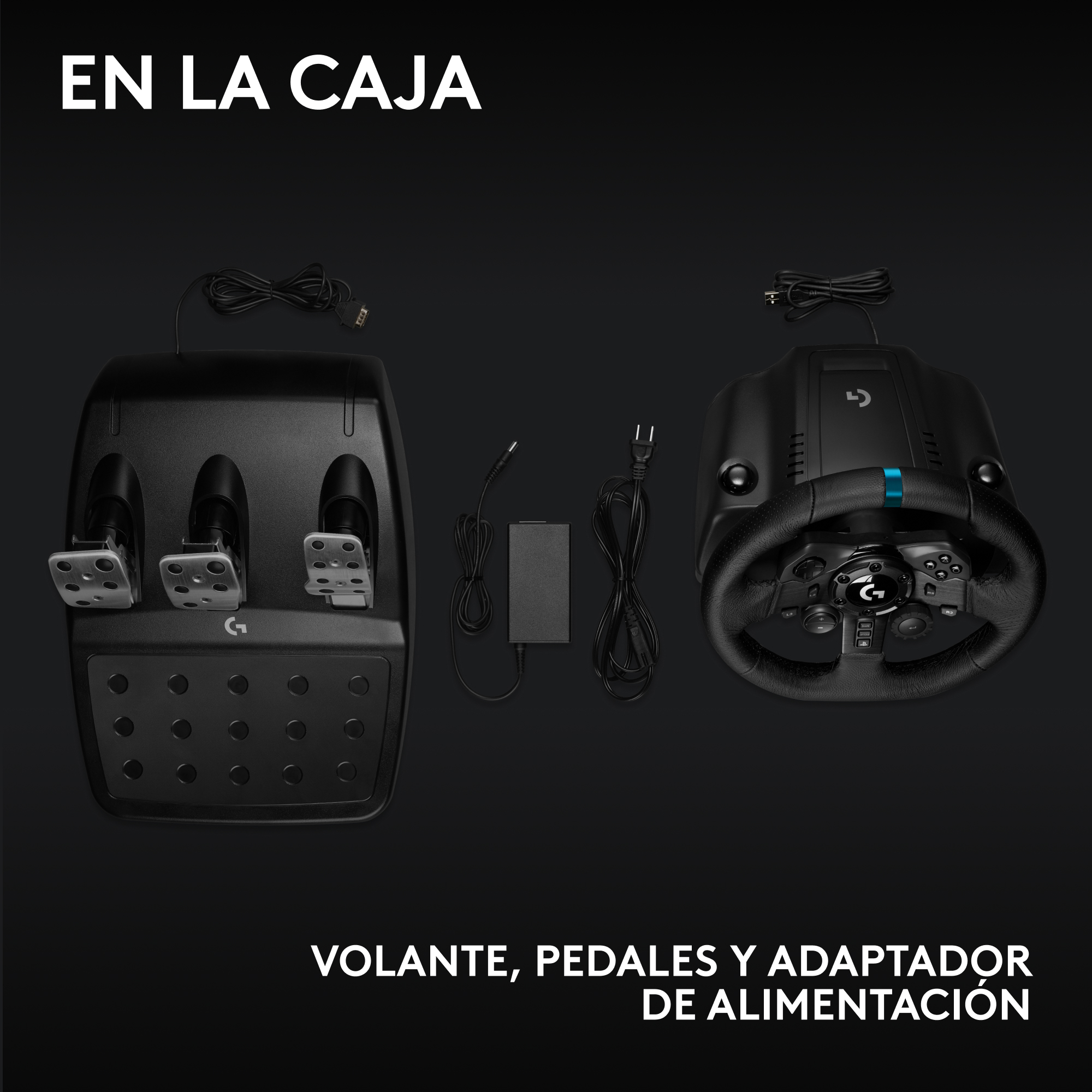 Volante, pedales y adaptador de corriente para juegos sobre una superficie negra. Texto: En la caja, volante, pedales y adaptador.