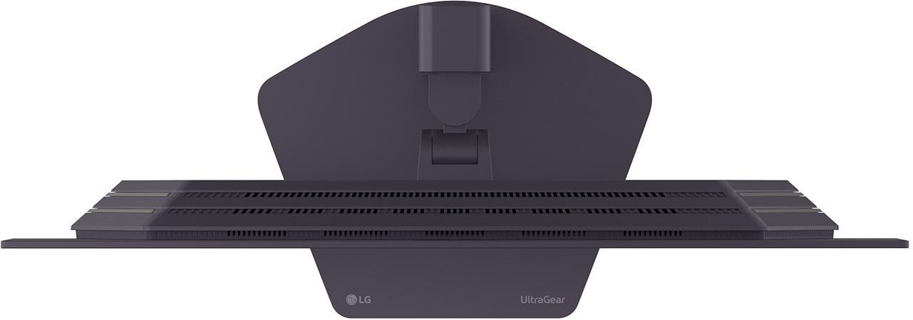 Ein dunkler Monitor mit dem Logo 'LG' und 'UltraGear'. Es hat ein einzigartiges Standdesign, sichtbare Lüftungsschlitze und eine dunkelgraue Farbe.