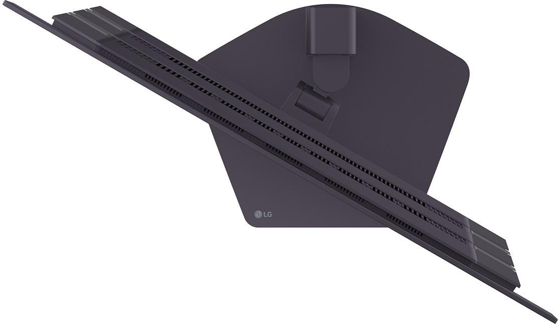 Ein dunkelgrauer LG-TV-Ständer, der auf weißem Hintergrund abgewinkelt ist. Der Ständer hat einen Sockel und einen angewinkelten Arm mit Belüftungsöffnungen.
