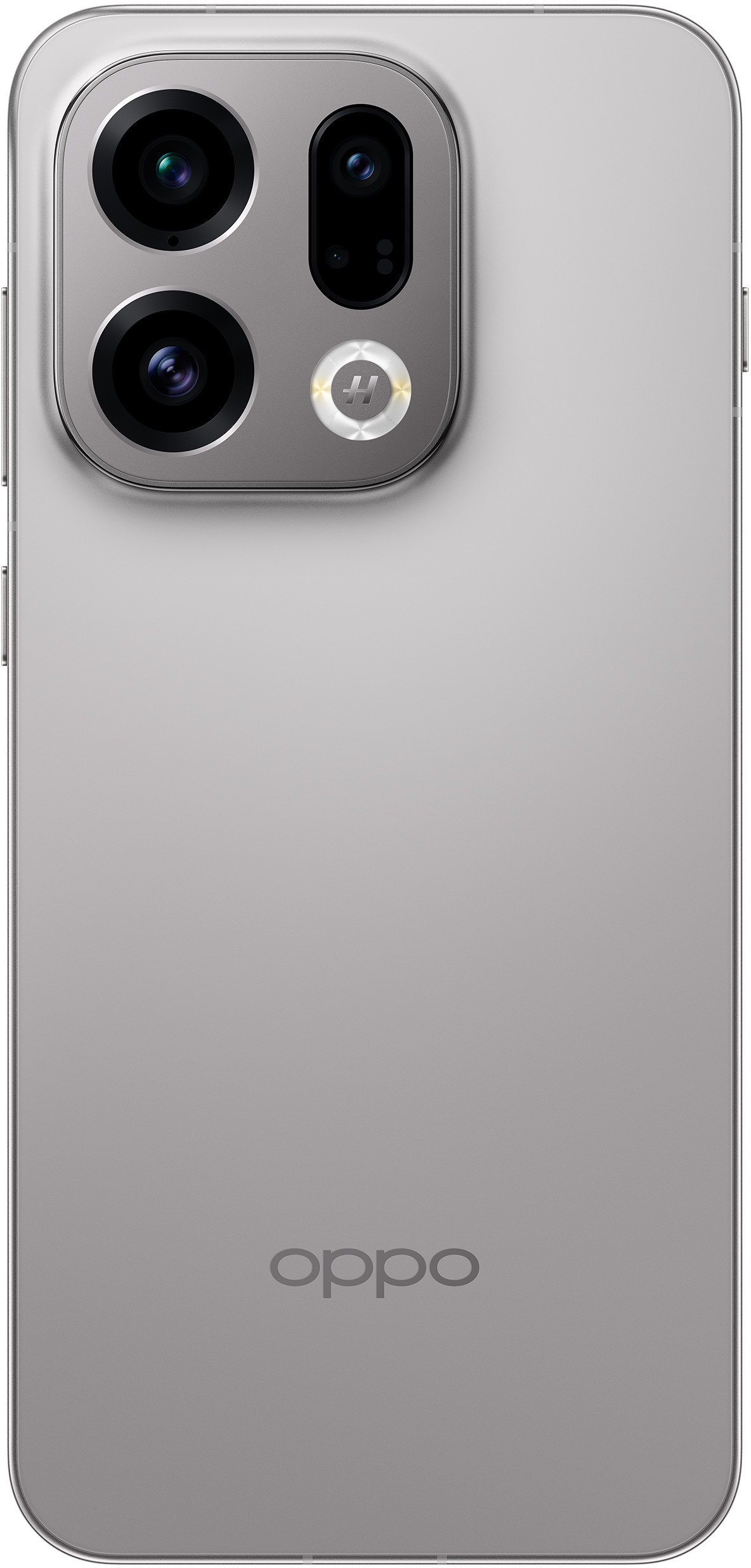 Srebrny tył telefonu Oppo z układem kamer. Widoczne trzy obiektywy i lampa błyskowa. Logo Oppo na dole.