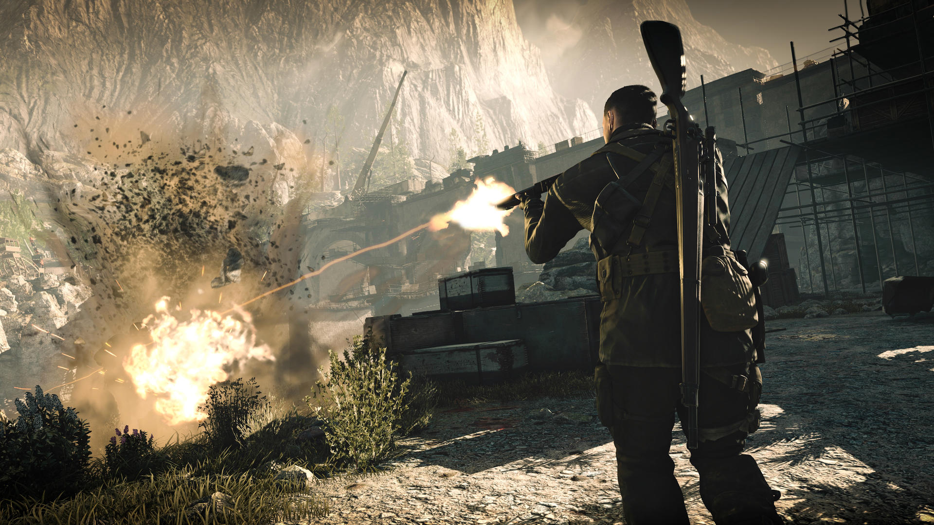 Ein Soldat schießt mit einem Gewehr auf eine Explosion, mit einem Berg im Hintergrund. Rauch und Feuer sind vorhanden.