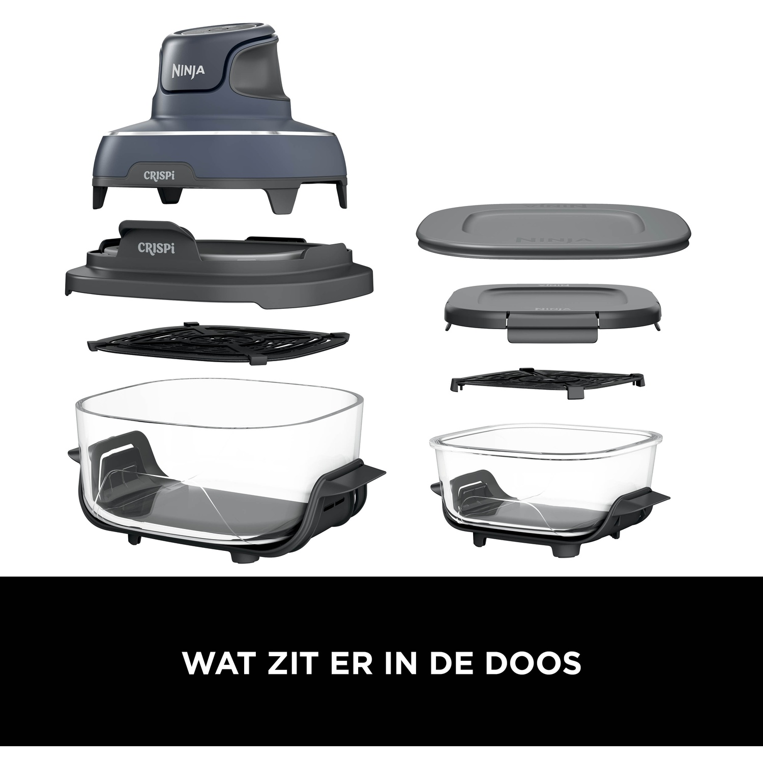Ninja air fryer components disassembled. Includes the main unit, basket, crisper tray, lids, and a glass container. Text reads 'Wat zit er in de doos'.