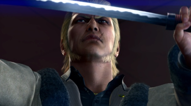 Ein Mann mit blonden Haaren und einer Narbe hält ein Katana. Er blickt nach oben. Der Hintergrund ist dunkel mit einem dezenten blauen Schein.