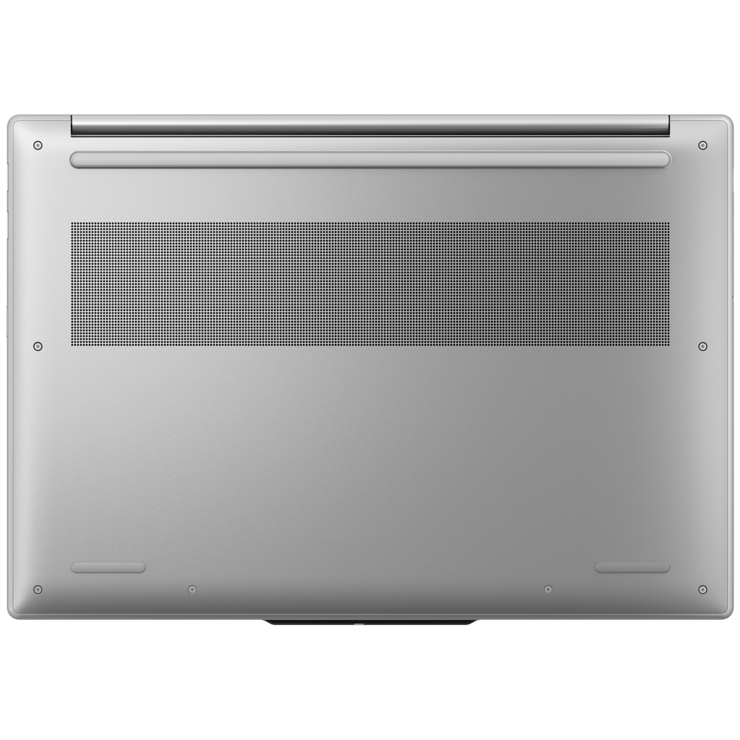 Onderaanzicht van een zilveren laptop. Voorzien van ventilatiegaten, schroeven en een glad, reflecterend oppervlak.