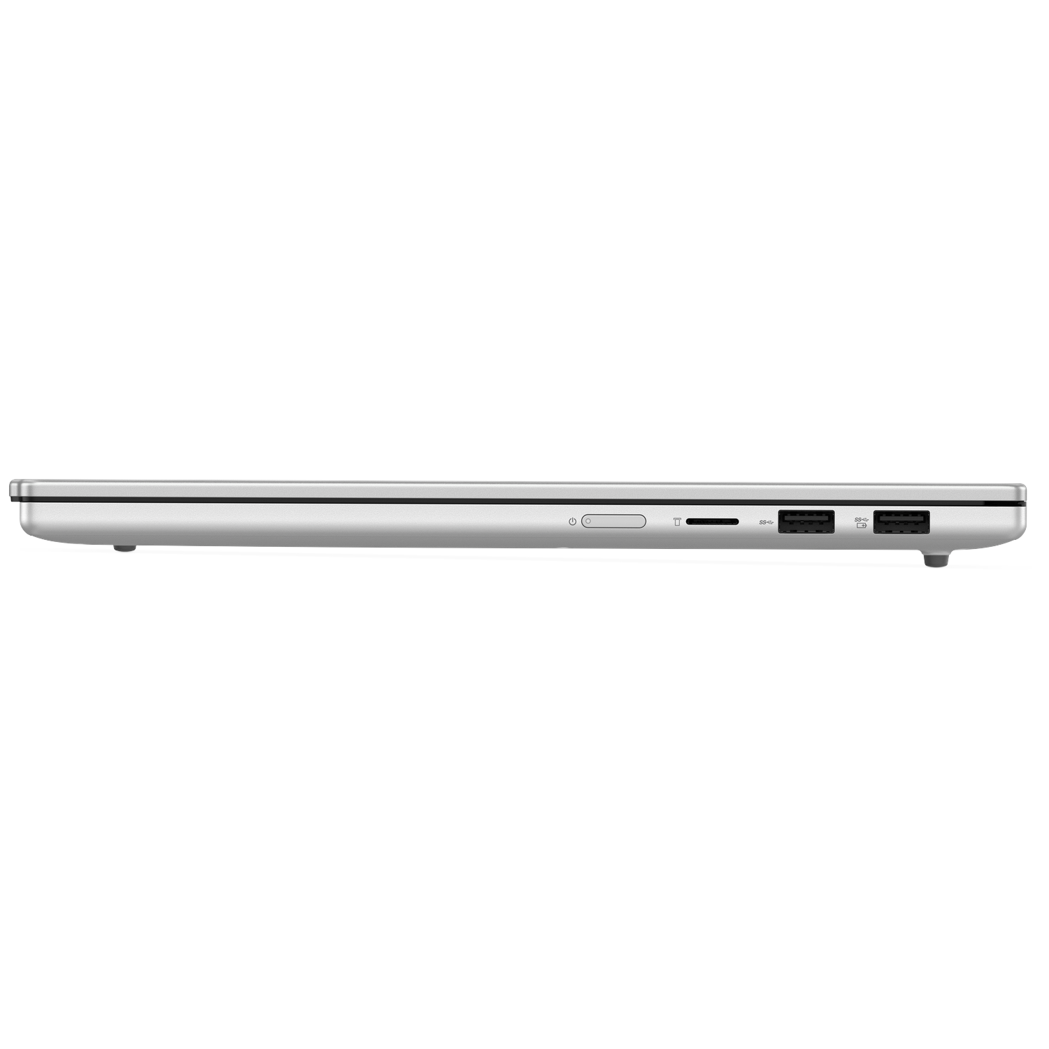Zijaanzicht van een zilveren laptop. Zichtbare poorten zijn USB, SD-kaartsleuf en aan/uit-knop. De laptop staat op een witte ondergrond.