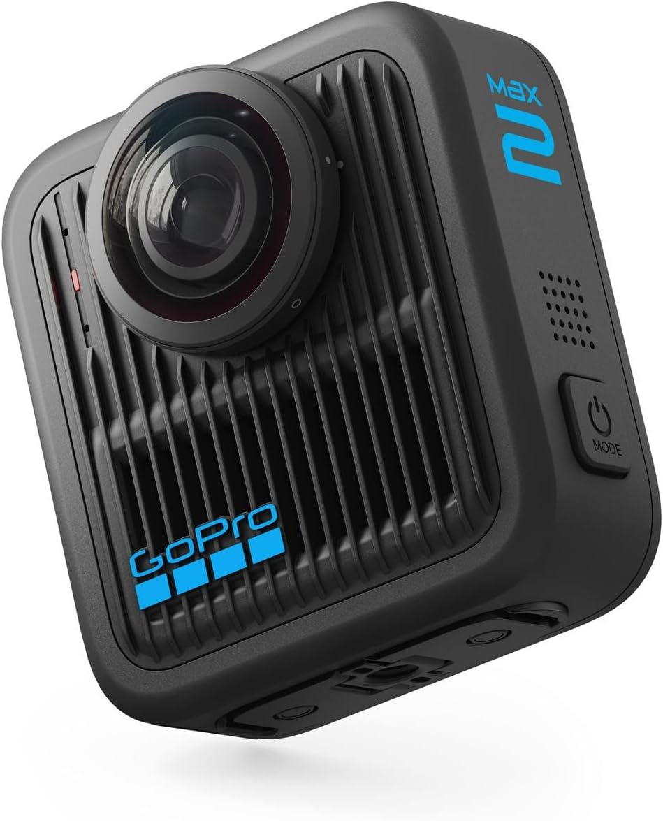 Cámara negra GoPro Max 2 con lente, texto azul 'MAX 2' y 'GoPro'. Tiene botón de modo y encendido.