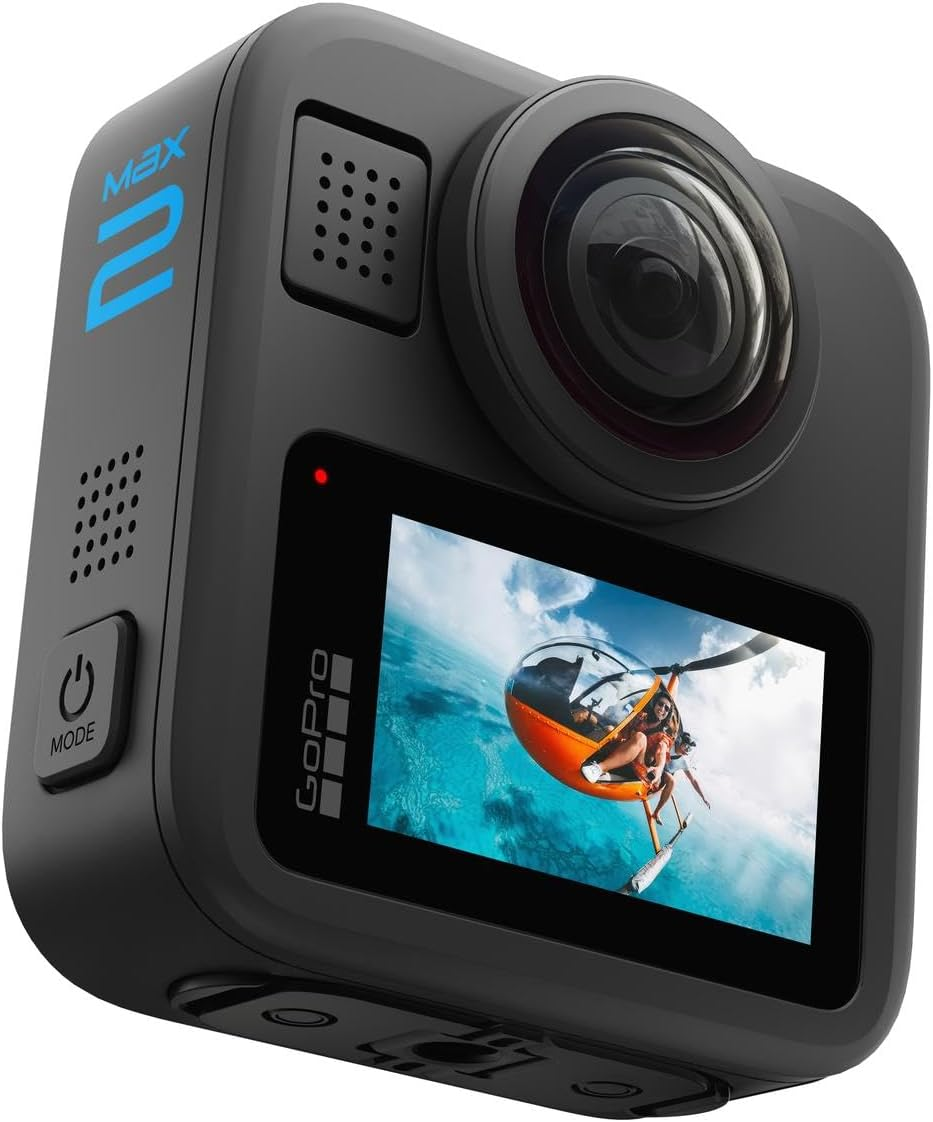 Cámara GoPro Max 2. Cuerpo negro con pantalla que muestra a una persona en un helicóptero naranja. La cámara tiene dos lentes.