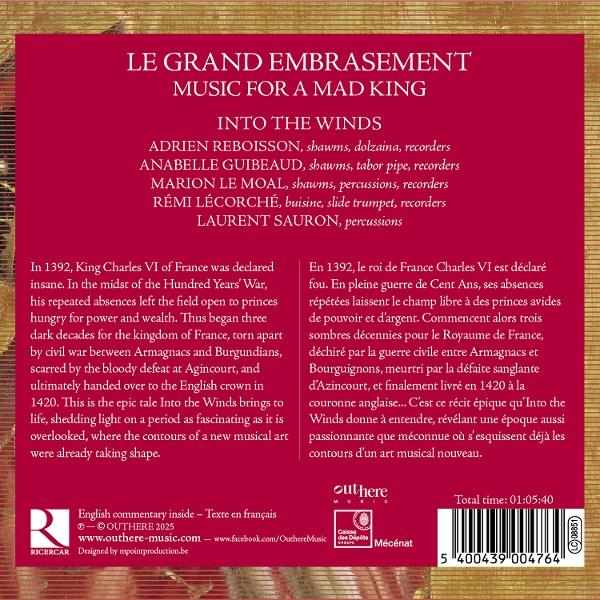 Albumcover: Text 'Le Grand Embrassement', Namen und Logo. Burgunderfarbener Hintergrund mit weißem und goldenem Text.