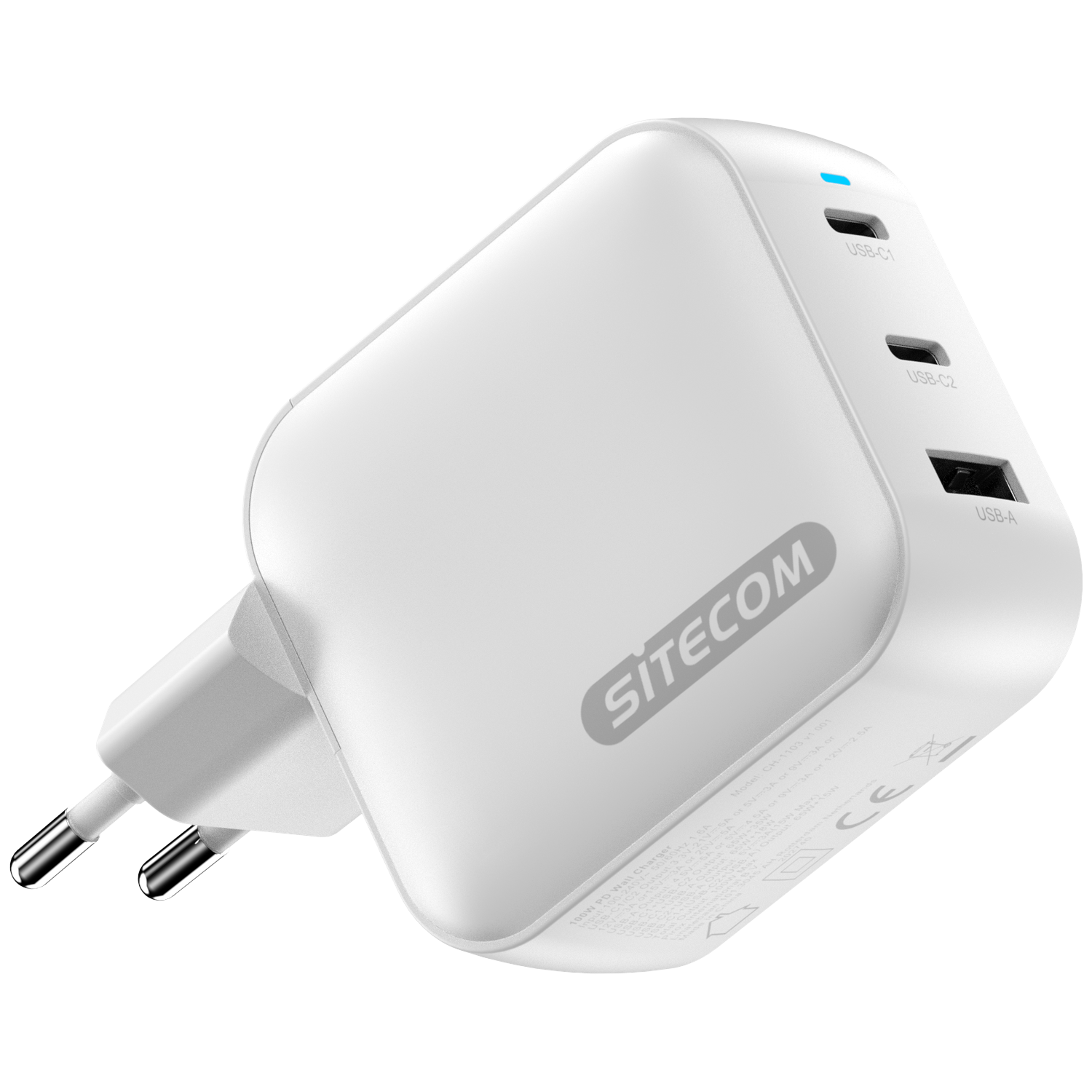 Een witte Sitecom oplader met USB-poorten en een stekker. Het heeft USB-C1, C2 en USB-A poorten. De oplader staat op een witte achtergrond.