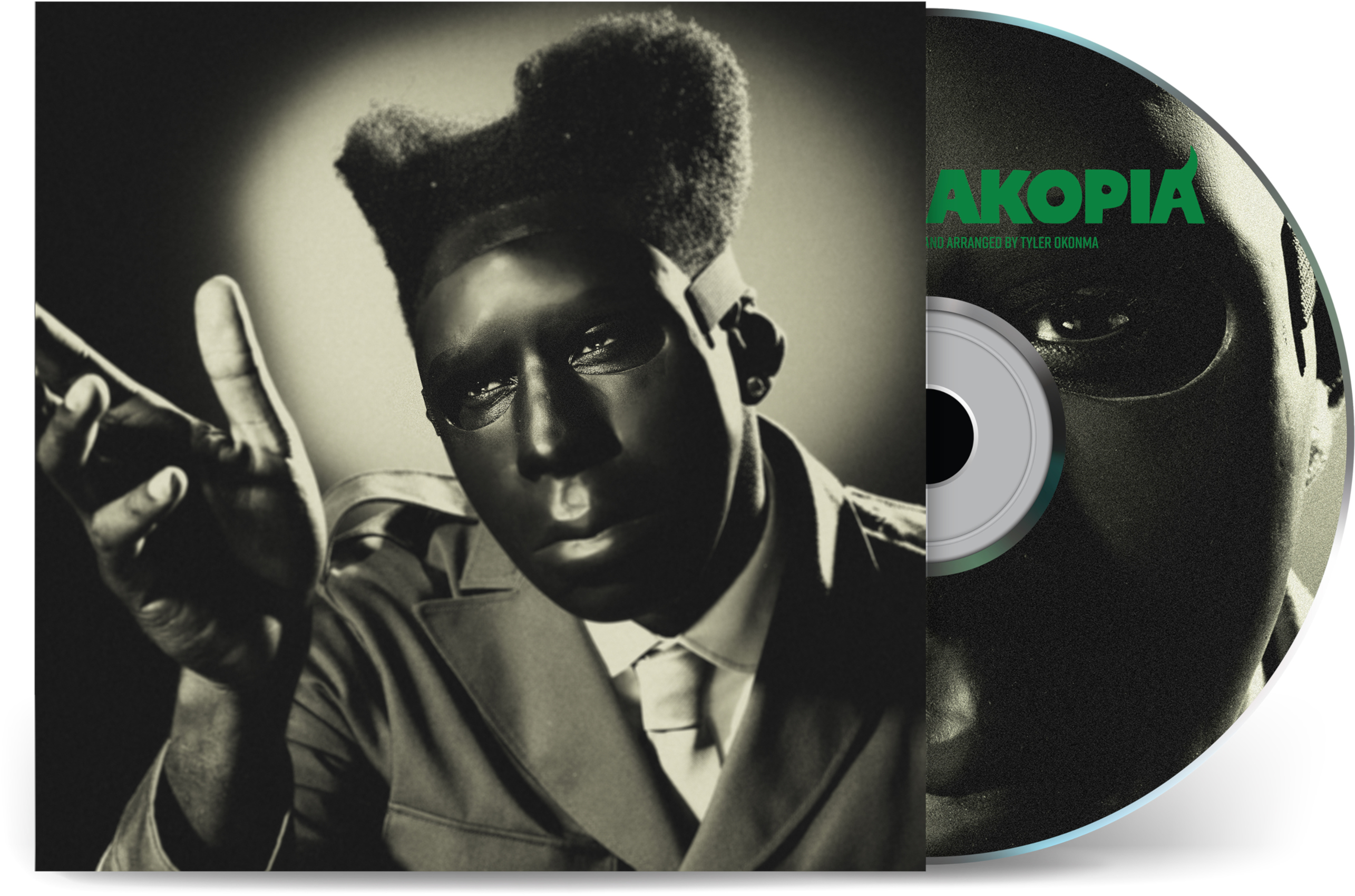 Sépia tónusú kép egy férfiról CD-vel. A férfi öltönyt visel, magas, lapos frizurája van. A CD-n az Akopia felirat látható.