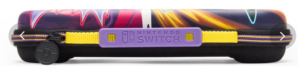 Nintendo Switch-Etui mit lila und gelbem Design, schwarzem Reißverschluss und einem lila Nintendo Switch-Etikett.