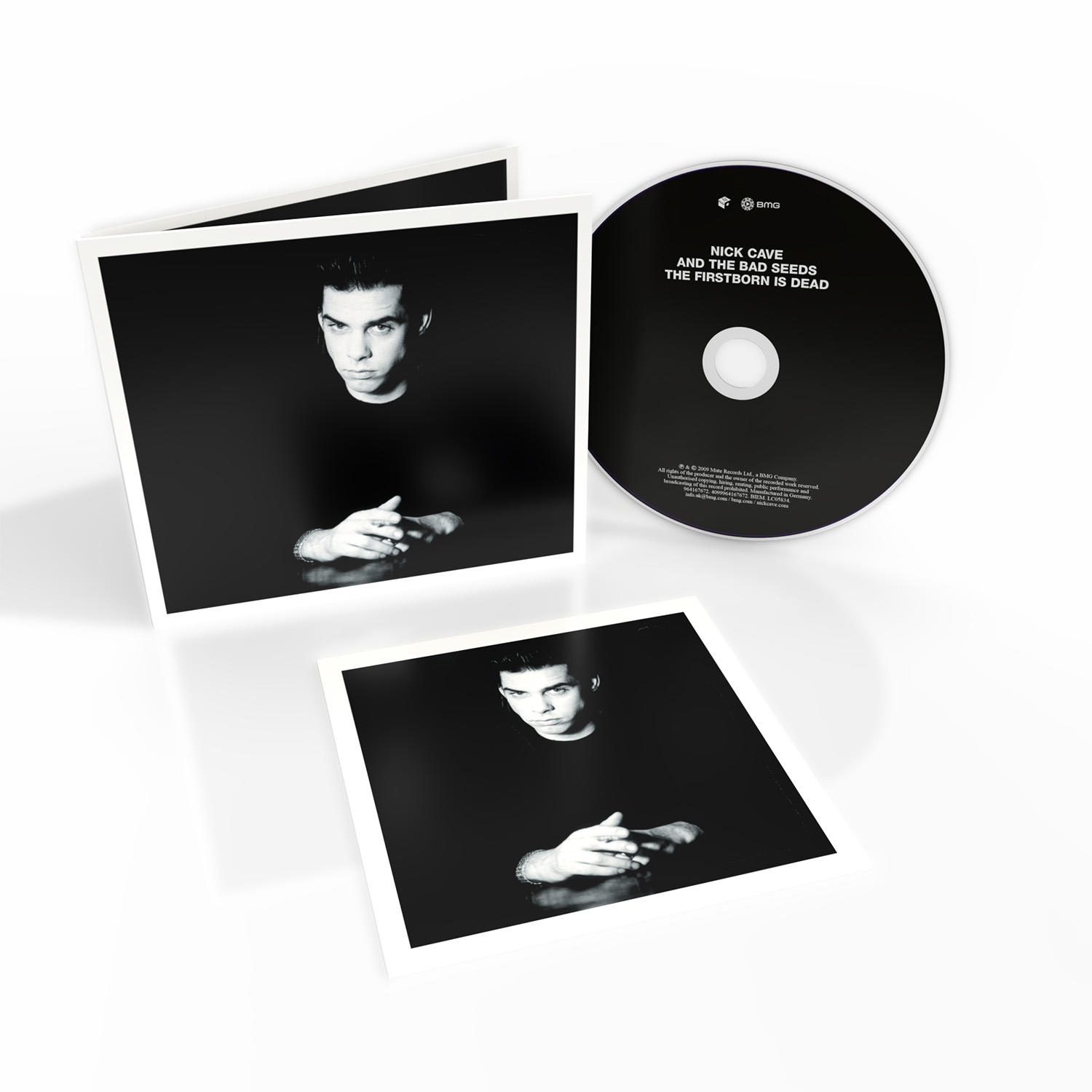 Albumcover mit Nick Caves Porträt und CD. Das Album heißt 'The Firstborn Is Dead' von Nick Cave and The Bad Seeds.