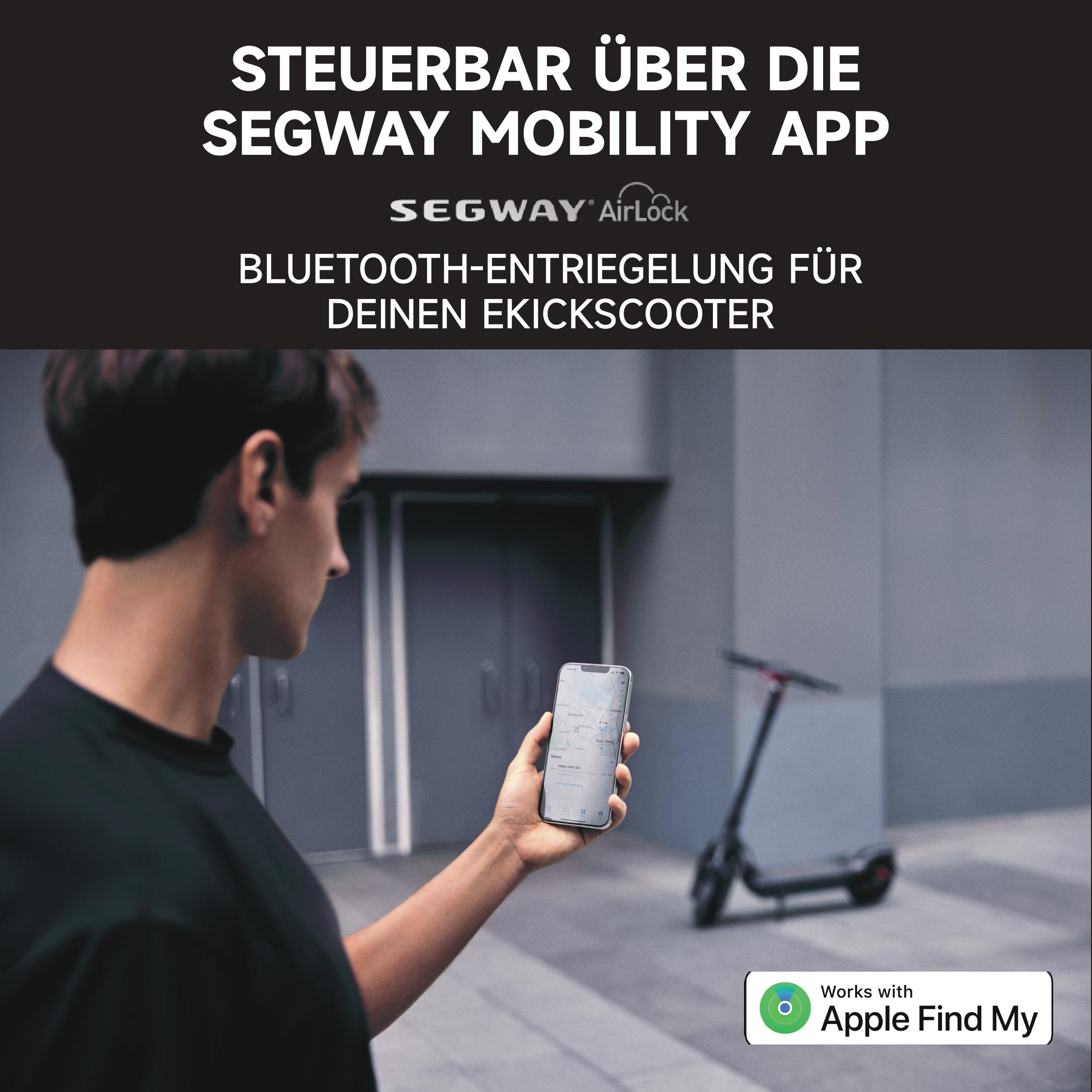 Eine Person hält ein Telefon mit einer Karte, ein Roller im Hintergrund. Der Text sagt Segway Mobility App.