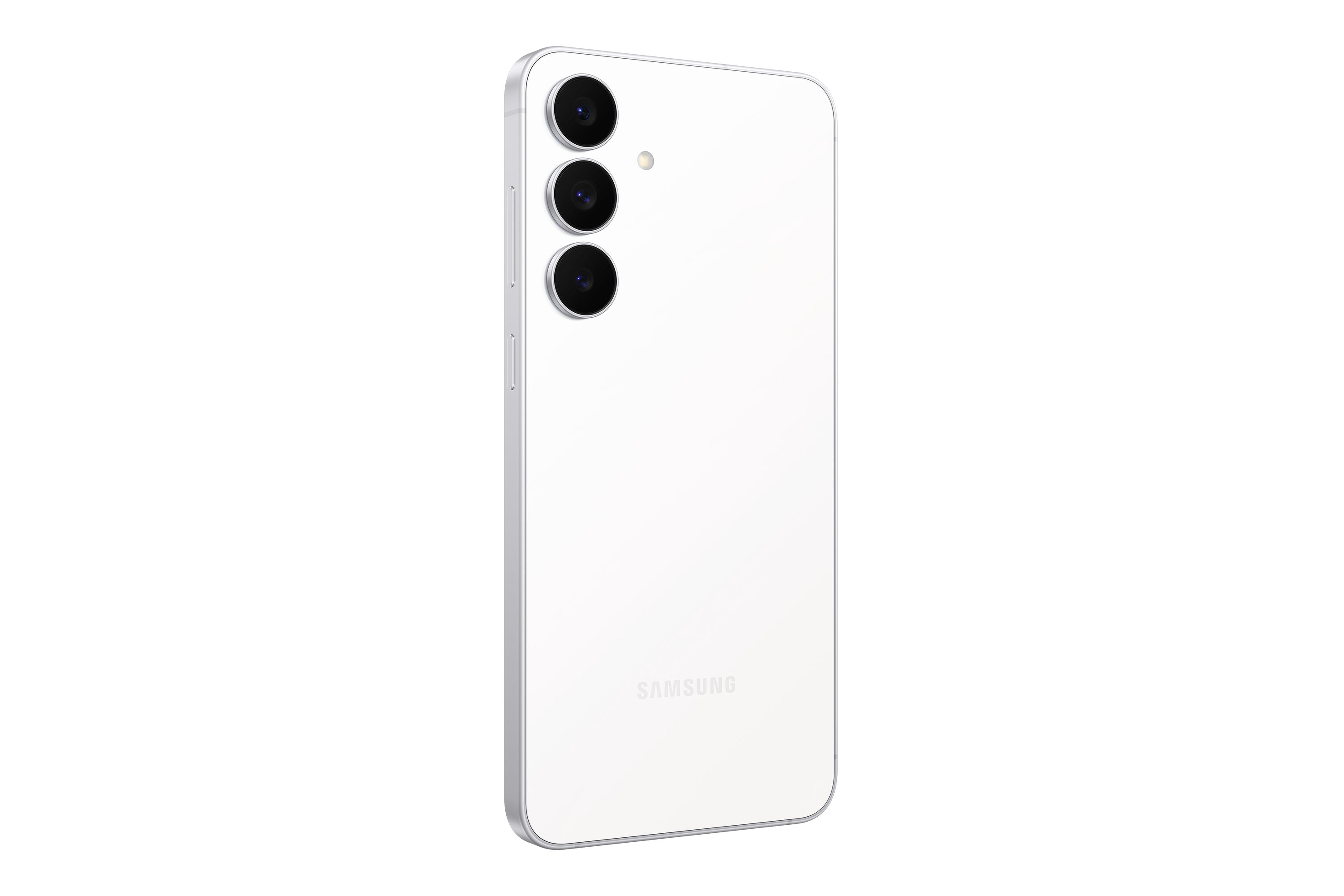 Siyah zemin üzerinde üç kameralı beyaz bir Samsung telefon. Marka adı görünür.