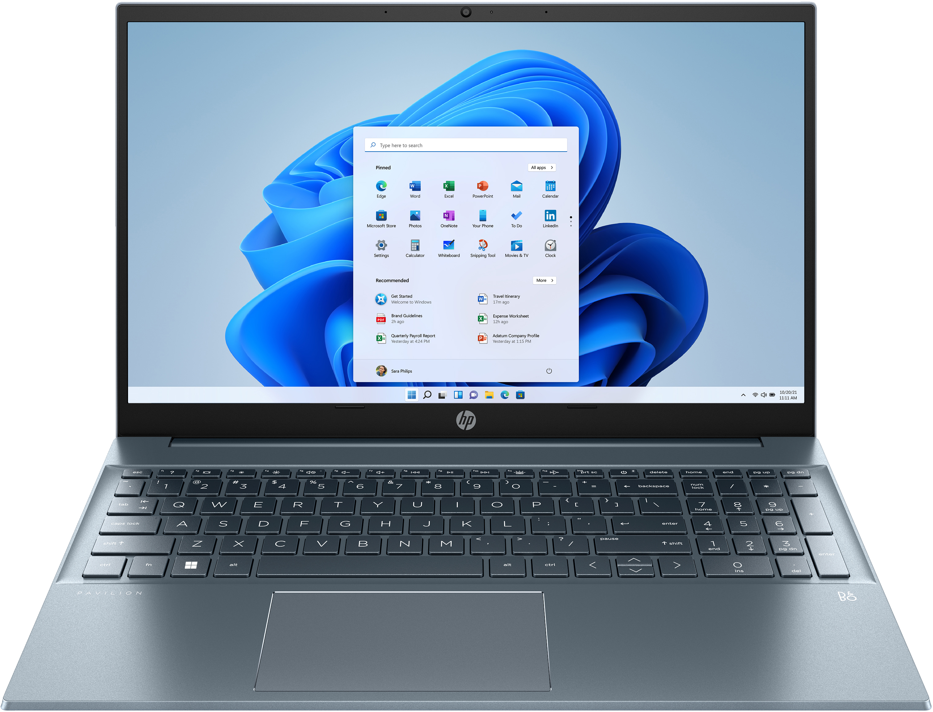 Laptop z interfejsem Windows 11. Widoczna klawiatura i touchpad. Model HP Pavilion.