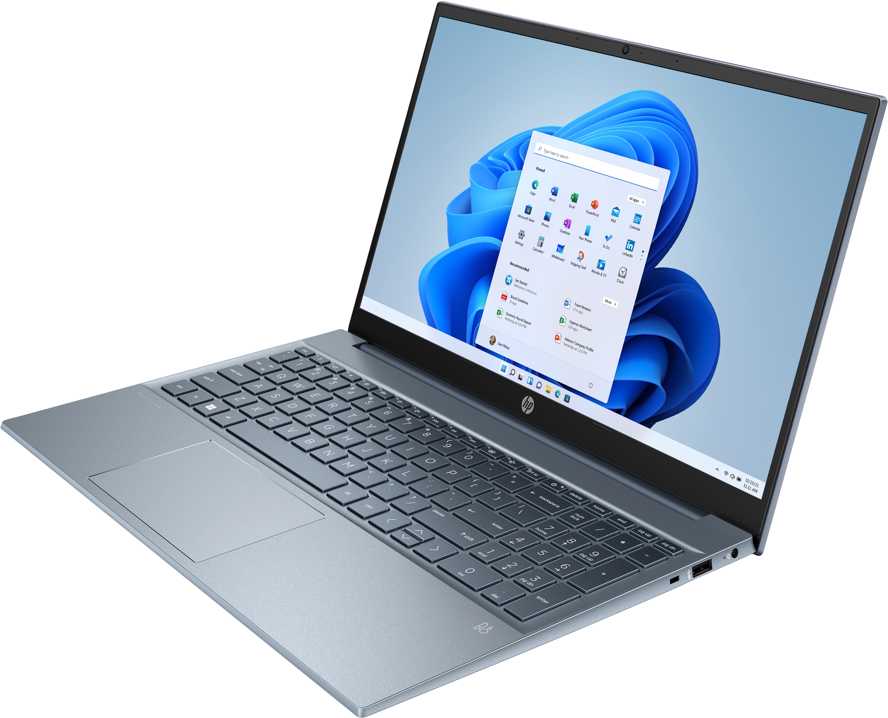 Srebrny laptop HP jest otwarty, wyświetlając interfejs Windows 11 z niebieskim abstrakcyjnym tłem.