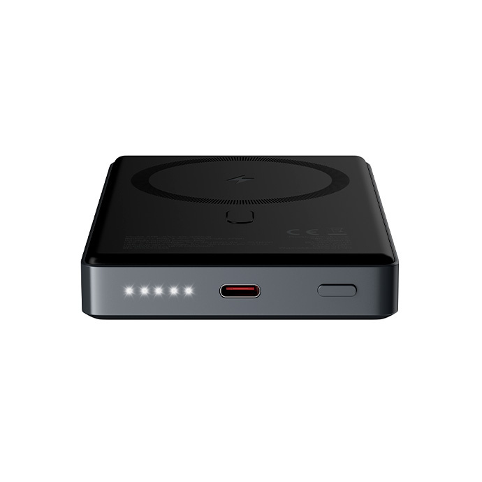 Fekete vezeték nélküli töltő szürke kerettel. Kerek töltőpaddal, USB-C porttal és jelzőfényekkel rendelkezik.