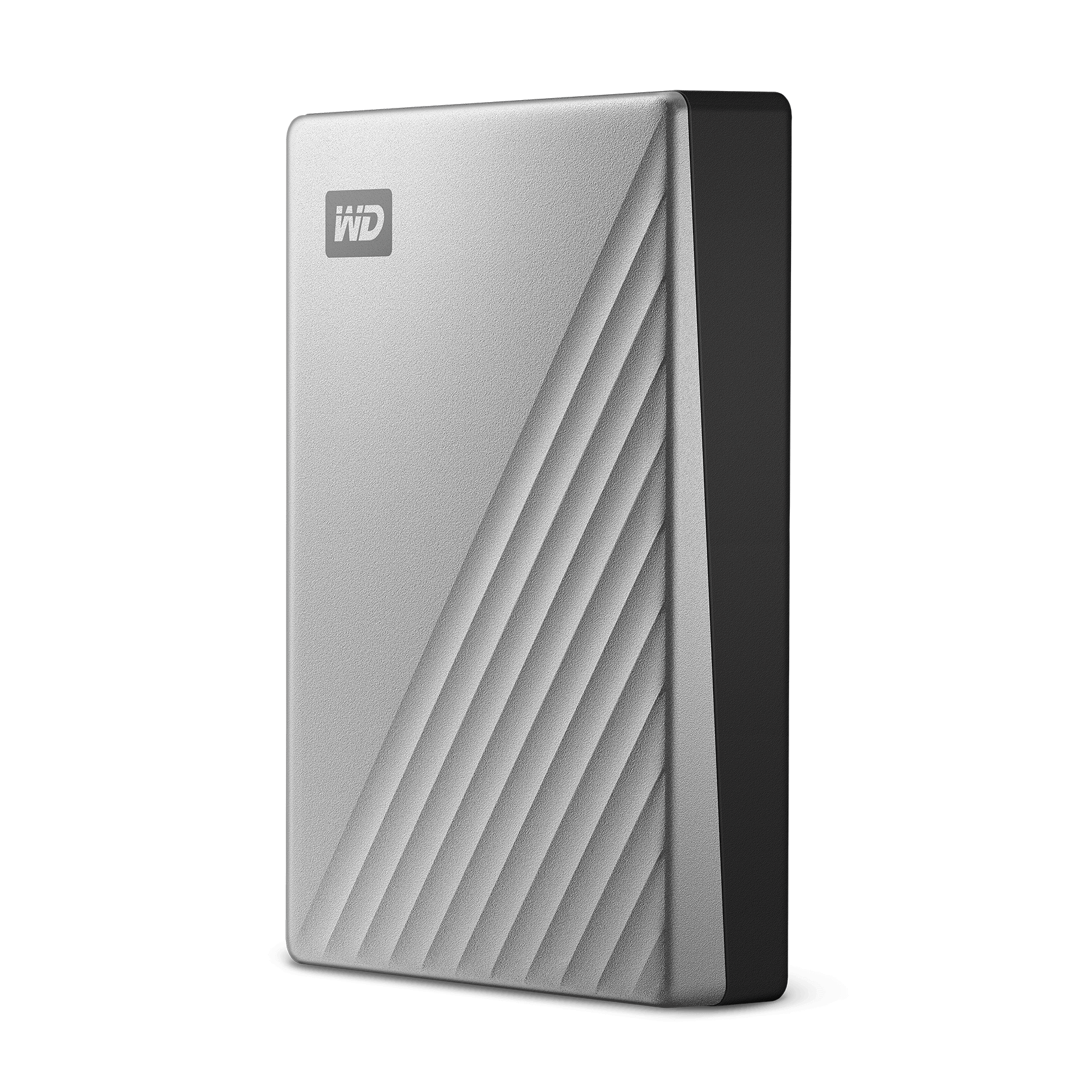 Disque dur externe WD My Passport argenté sur fond noir. Le disque a des lignes diagonales.