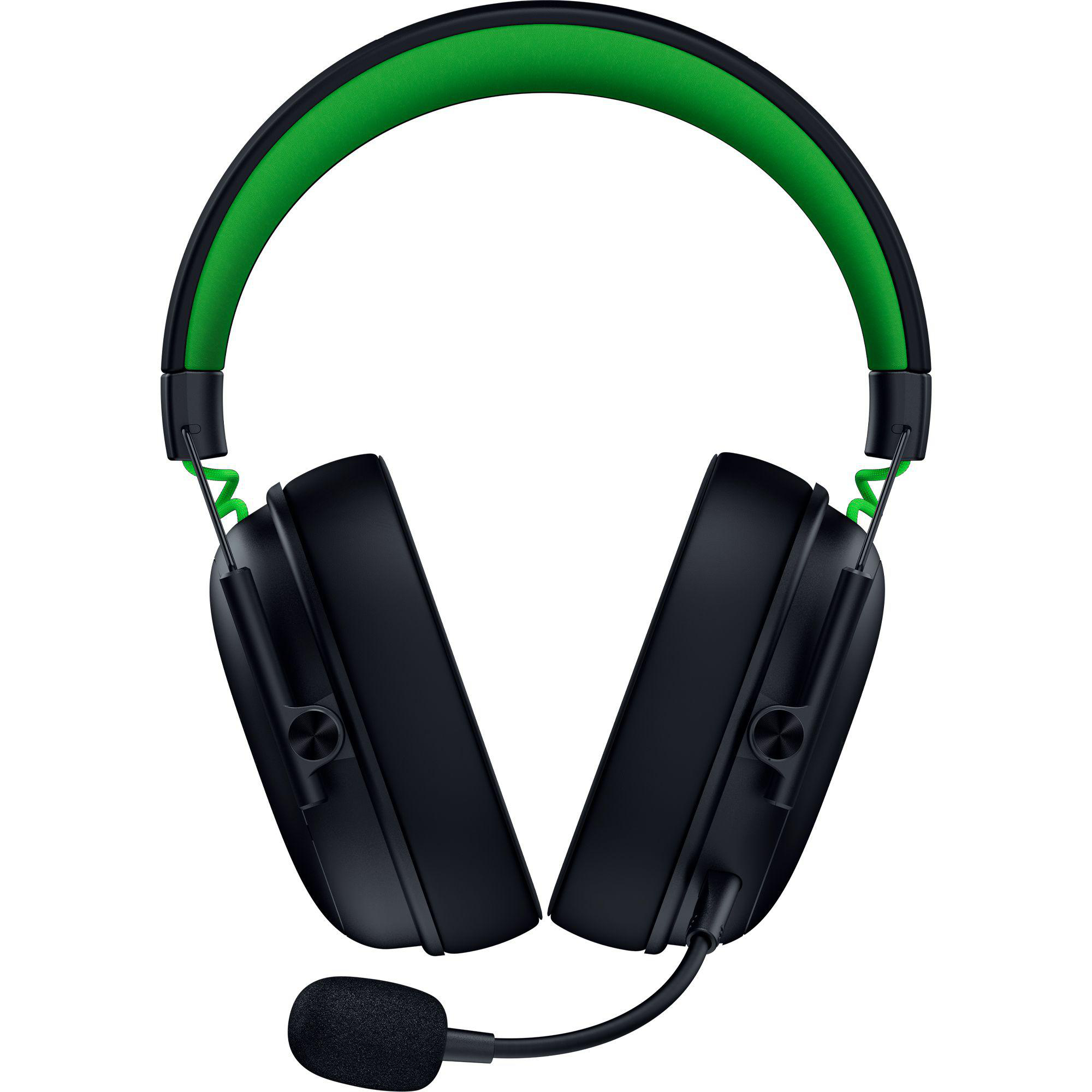 Schwarzes Gaming-Headset mit grünen Akzenten. Mit Mikrofon und Razer-Logo. Kopfband und Ohrmuscheln sichtbar.