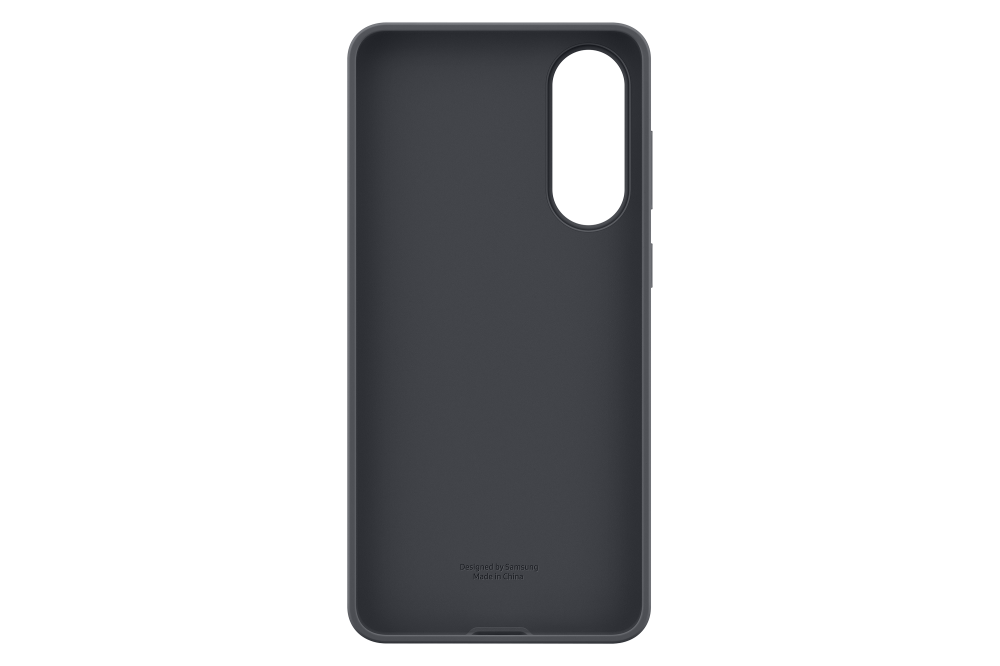 Sötétszürke telefontok fekete háttéren. Van rajta egy kamerakivágás, és láthatók a 'Designed by Samsung' szavak.