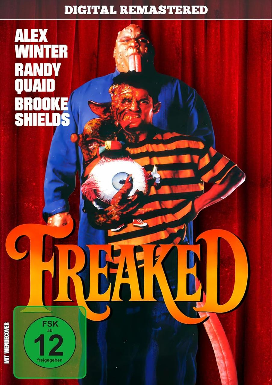 Filmposter für 'Freaked'. Zeigt groteske Charaktere und Schauspielernamen. Heller oranger Titel. Roter Vorhang im Hintergrund. Bewertung.
