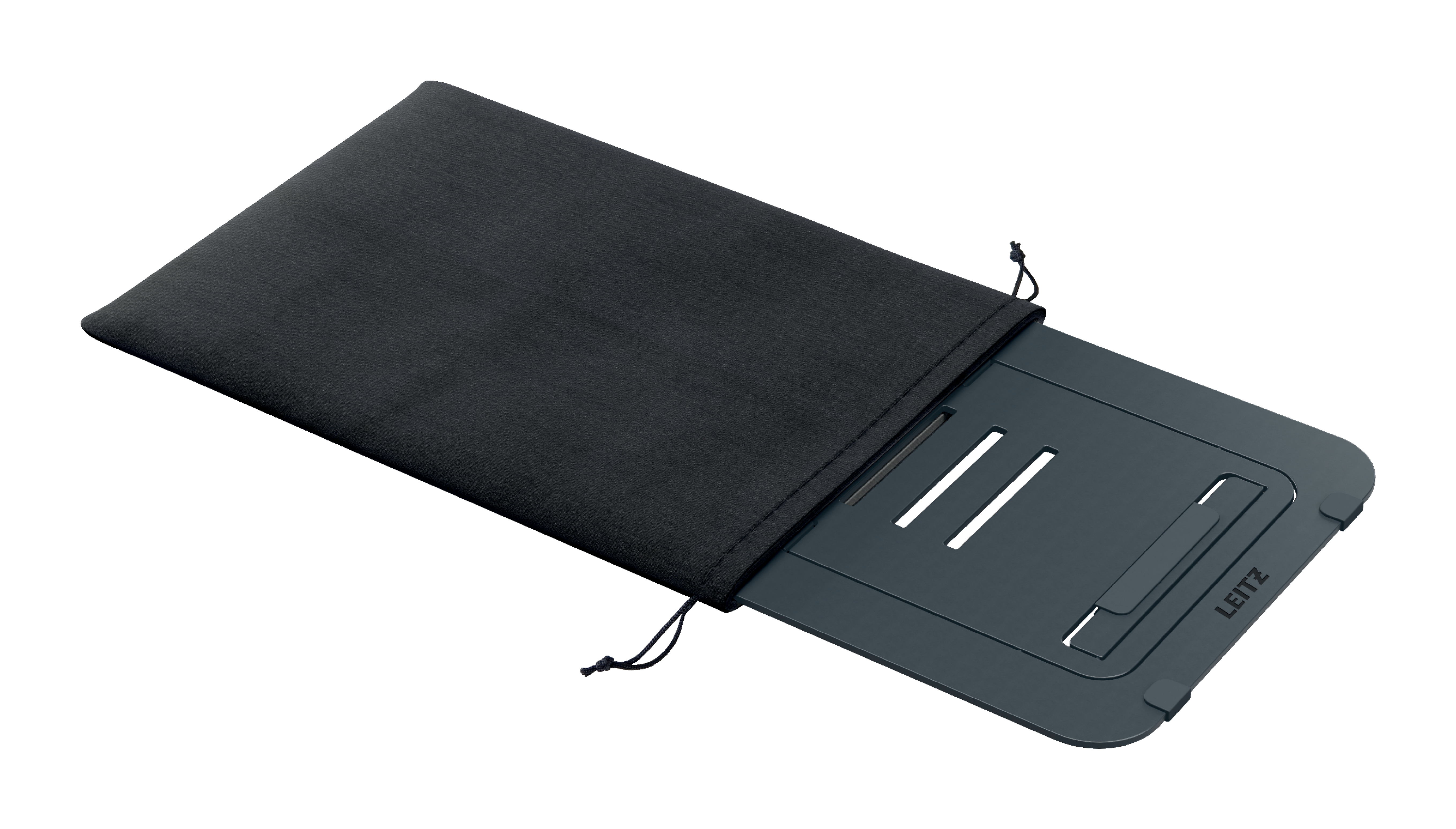 Ein dunkelgrauer Laptop-Ständer ragt teilweise aus einer schwarzen Tragetasche. Der Ständer hat den Markennamen Leitz.