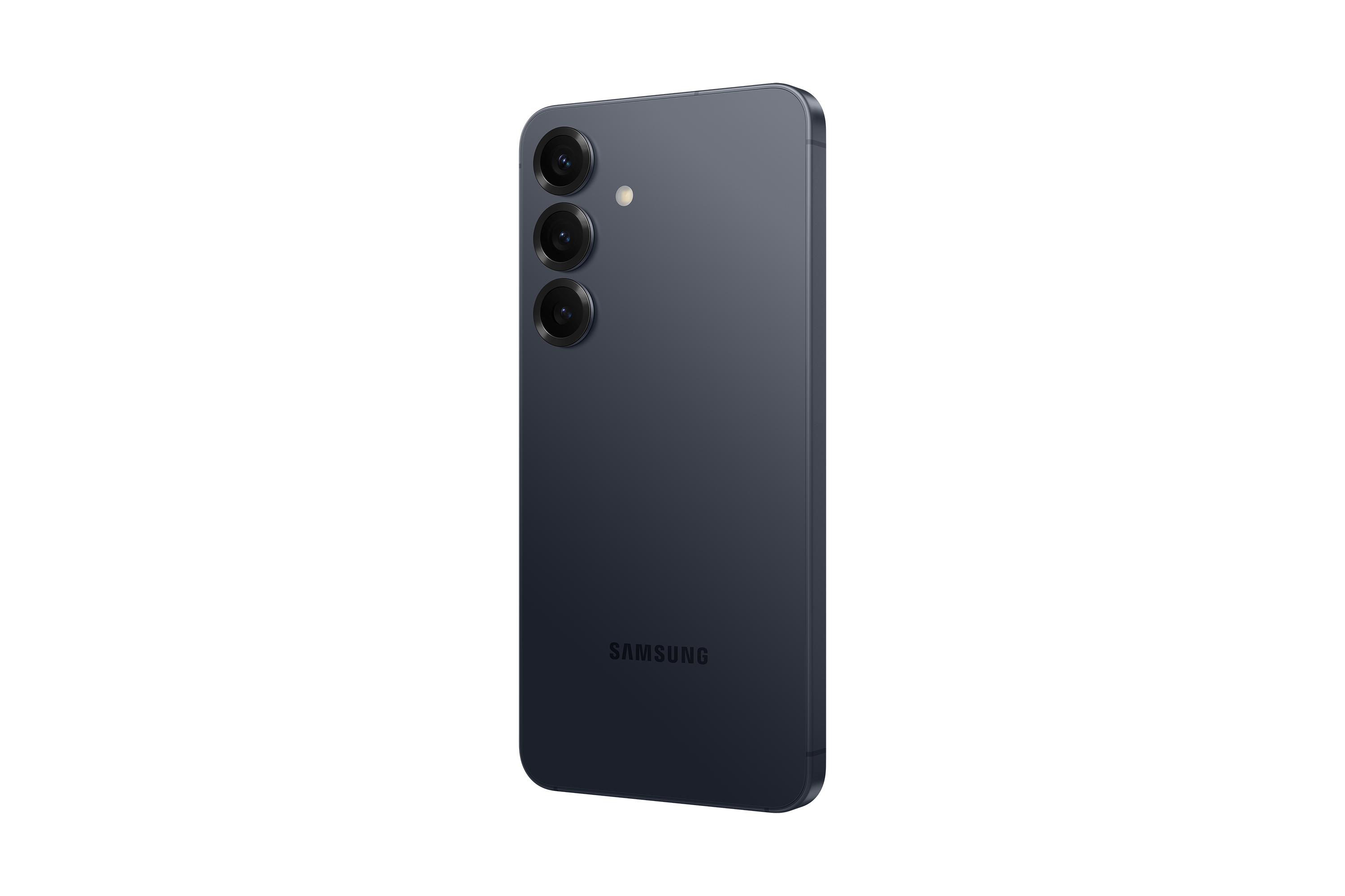 Sötétkék Samsung telefon fekete háttér előtt. Három kamera látható. A Samsung logója a telefonon.
