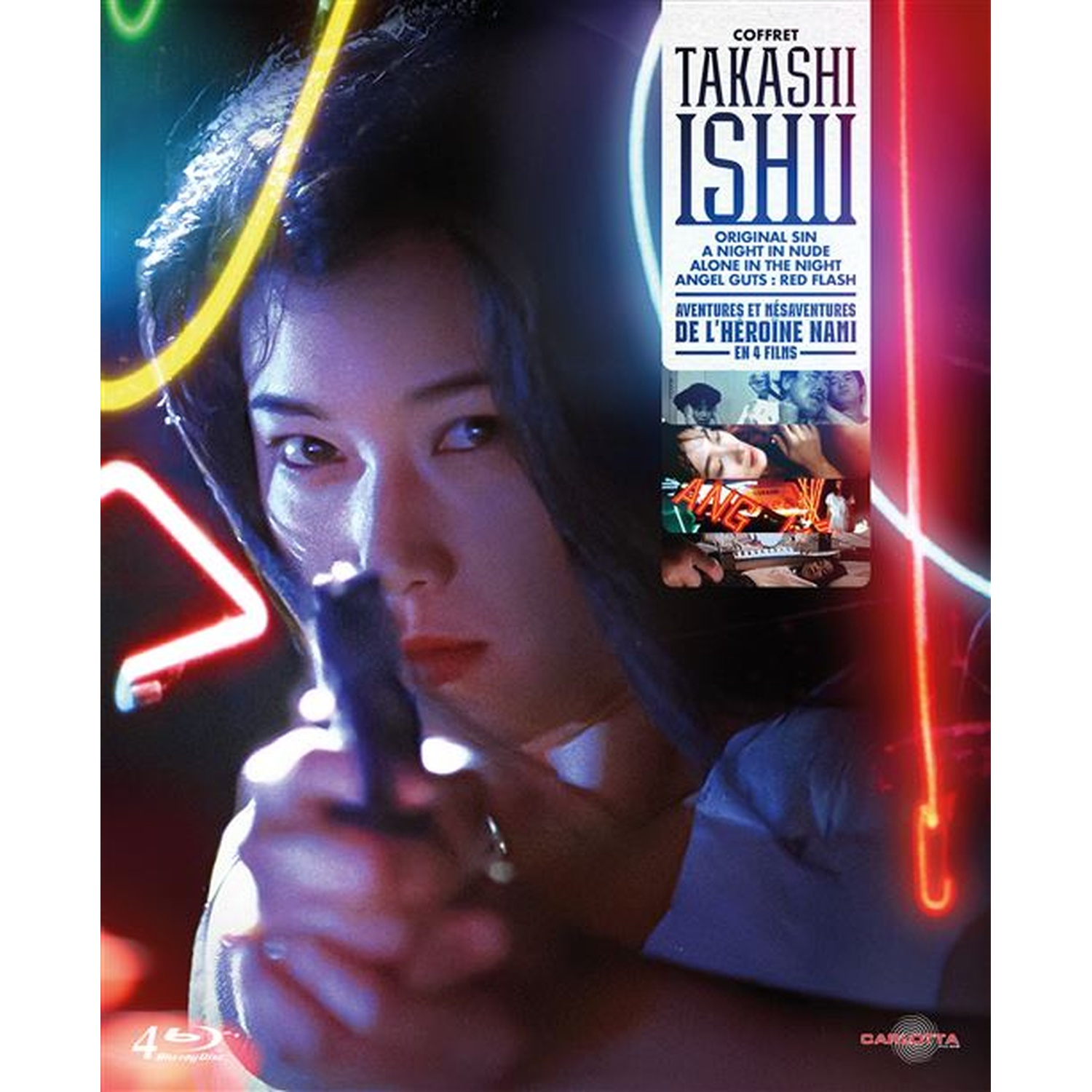 Une femme tenant un pistolet, avec une affiche de film derrière elle. Des néons encadrent la scène. L'affiche a du texte en français.