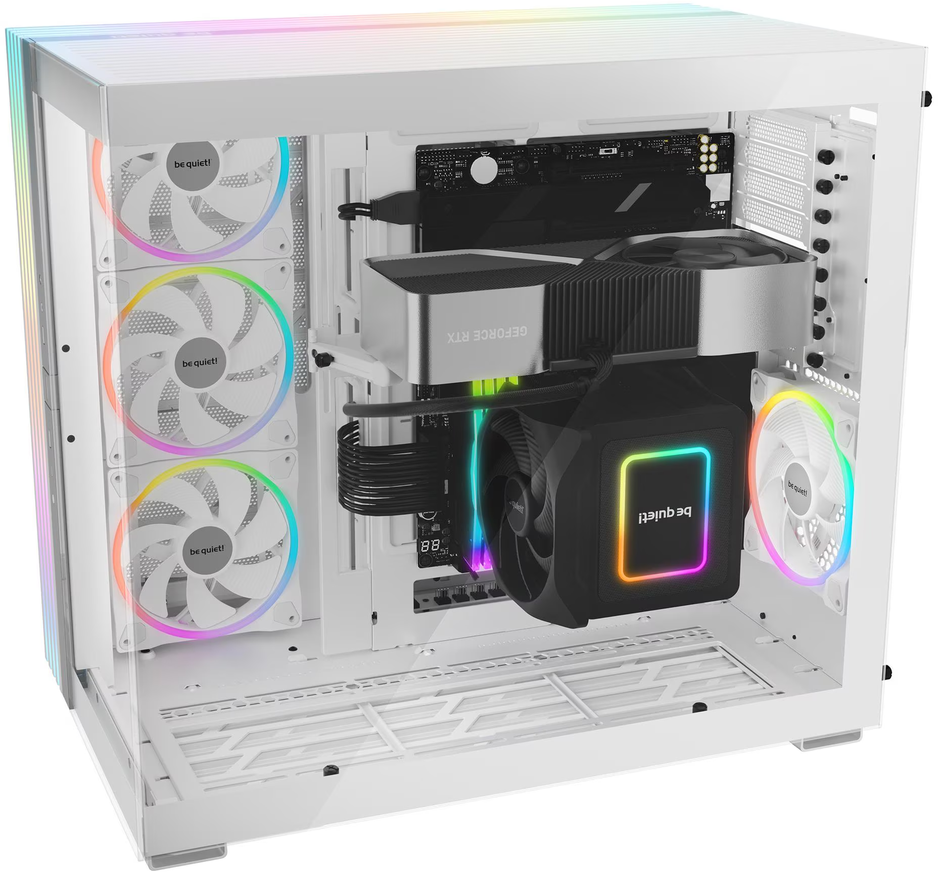 Ein weißes Computergehäuse mit internen Komponenten, darunter Lüfter, eine Grafikkarte und ein CPU-Kühler. Die Komponenten haben RGB-Beleuchtung.