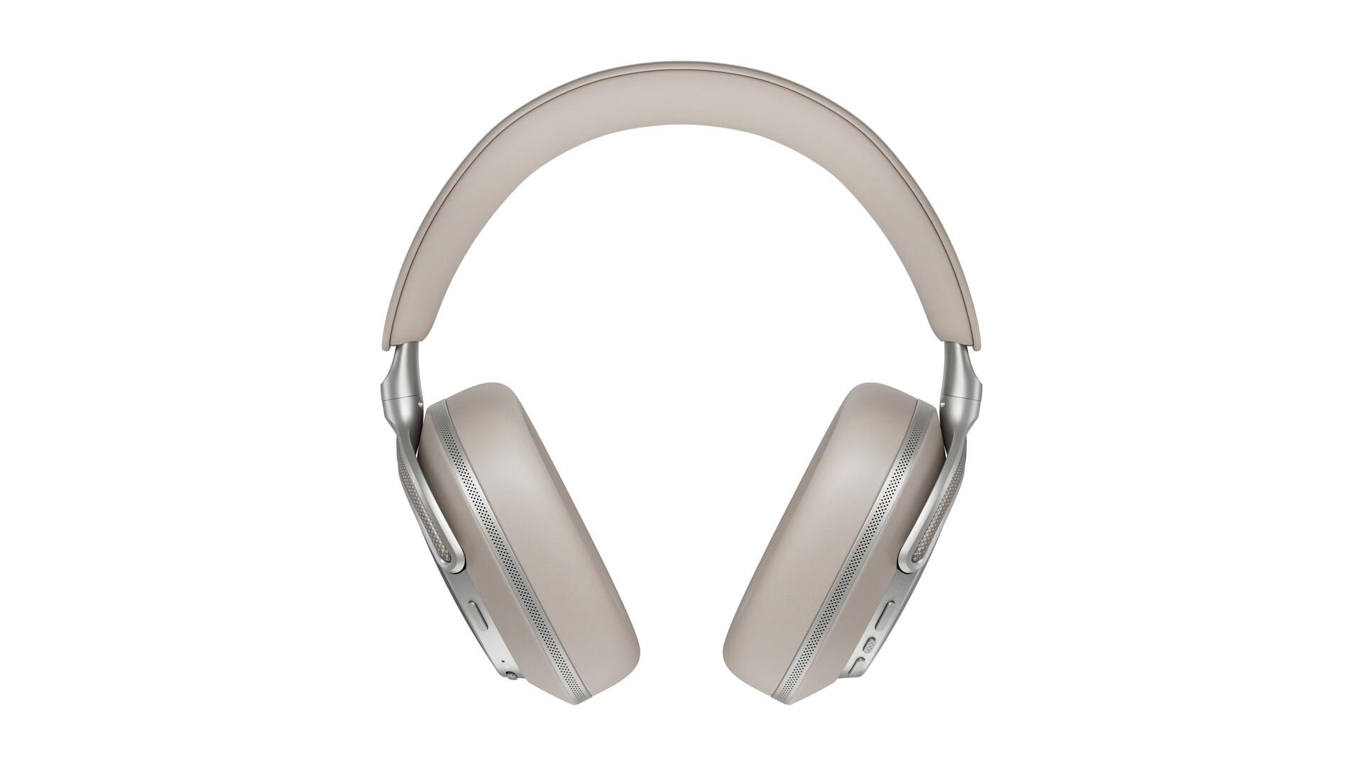 Over-Ear-Kopfhörer in Beige mit silbernen Akzenten auf weißem Hintergrund. Der Kopfbügel wölbt sich über die Ohrmuscheln.