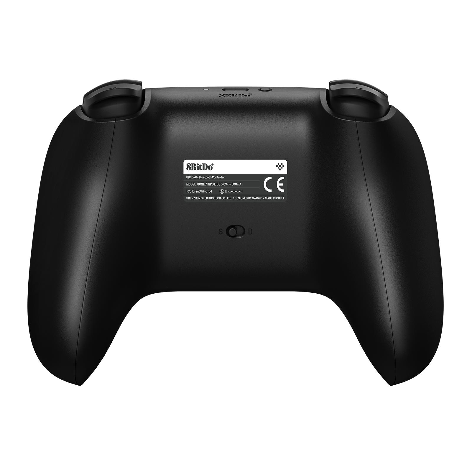 Schwarzes 8BitDo-Gamepad-Rückseite. Es hat Steuertasten und Modellinformationen. CE-Kennzeichnung sichtbar.